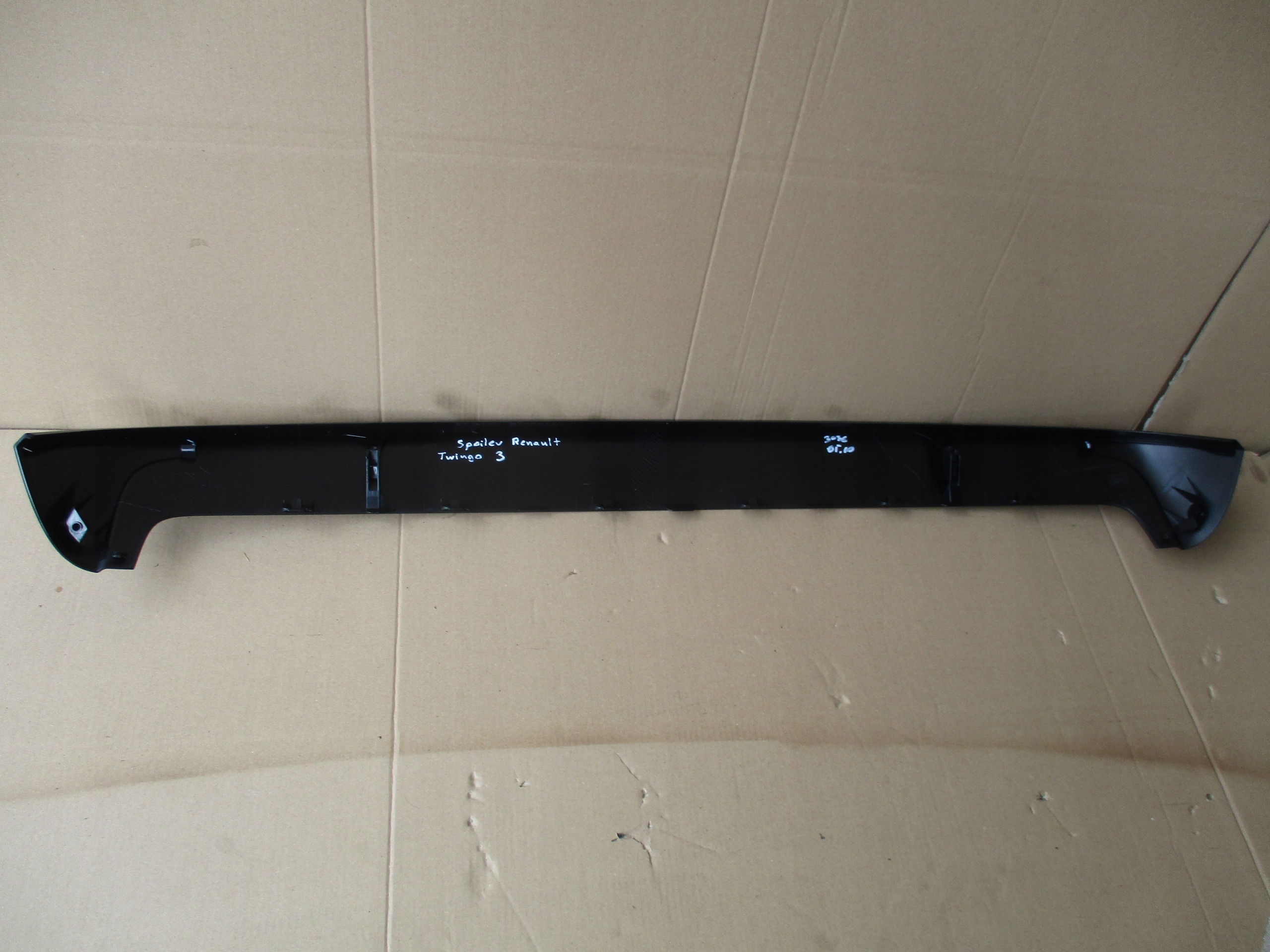 Spoiler bonnet boot Renault Twingo 3 960300740R original