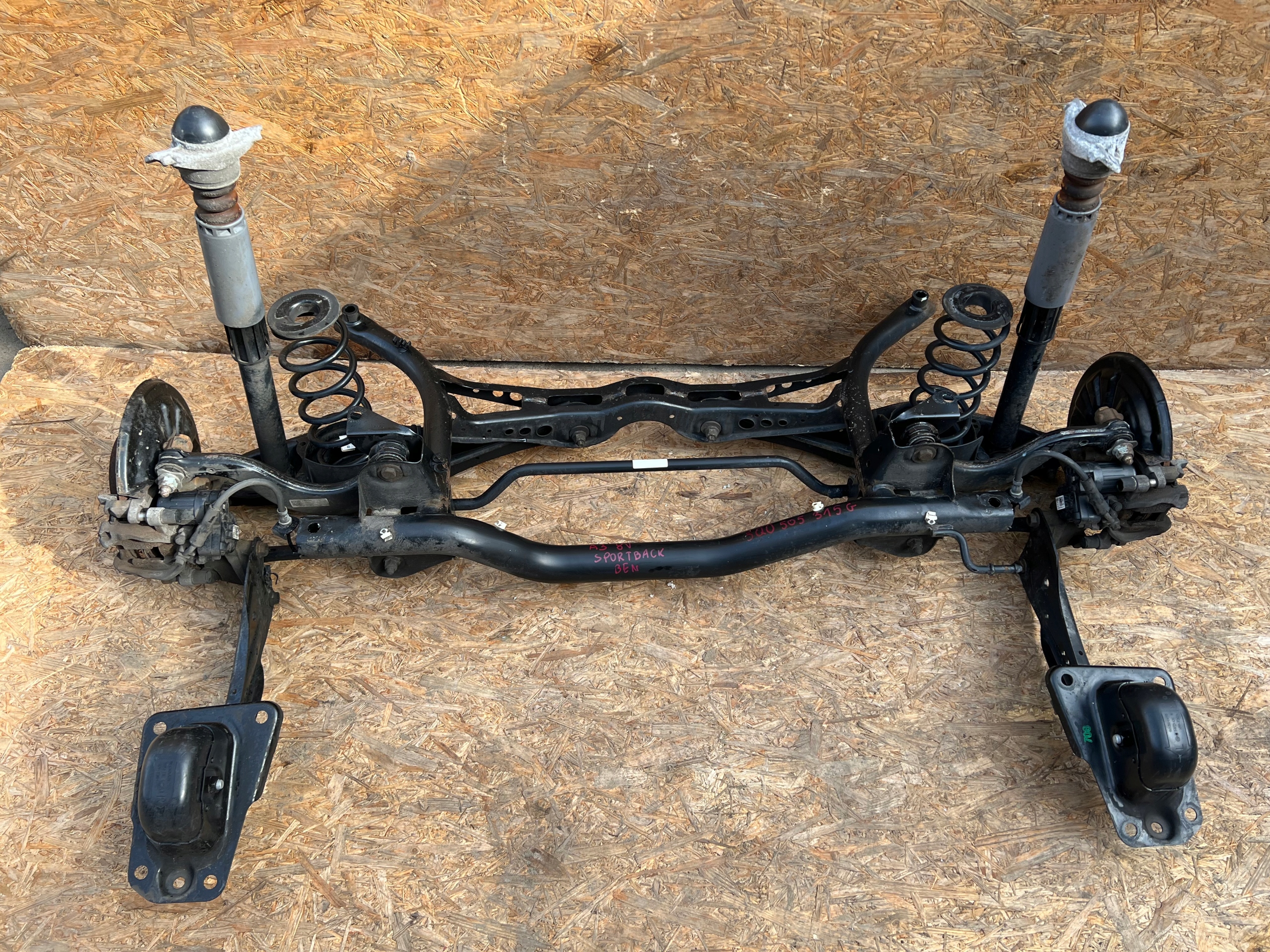 ZAWIESZENIE BELKA TYLNA AUDI A3 8V SPORTBACK