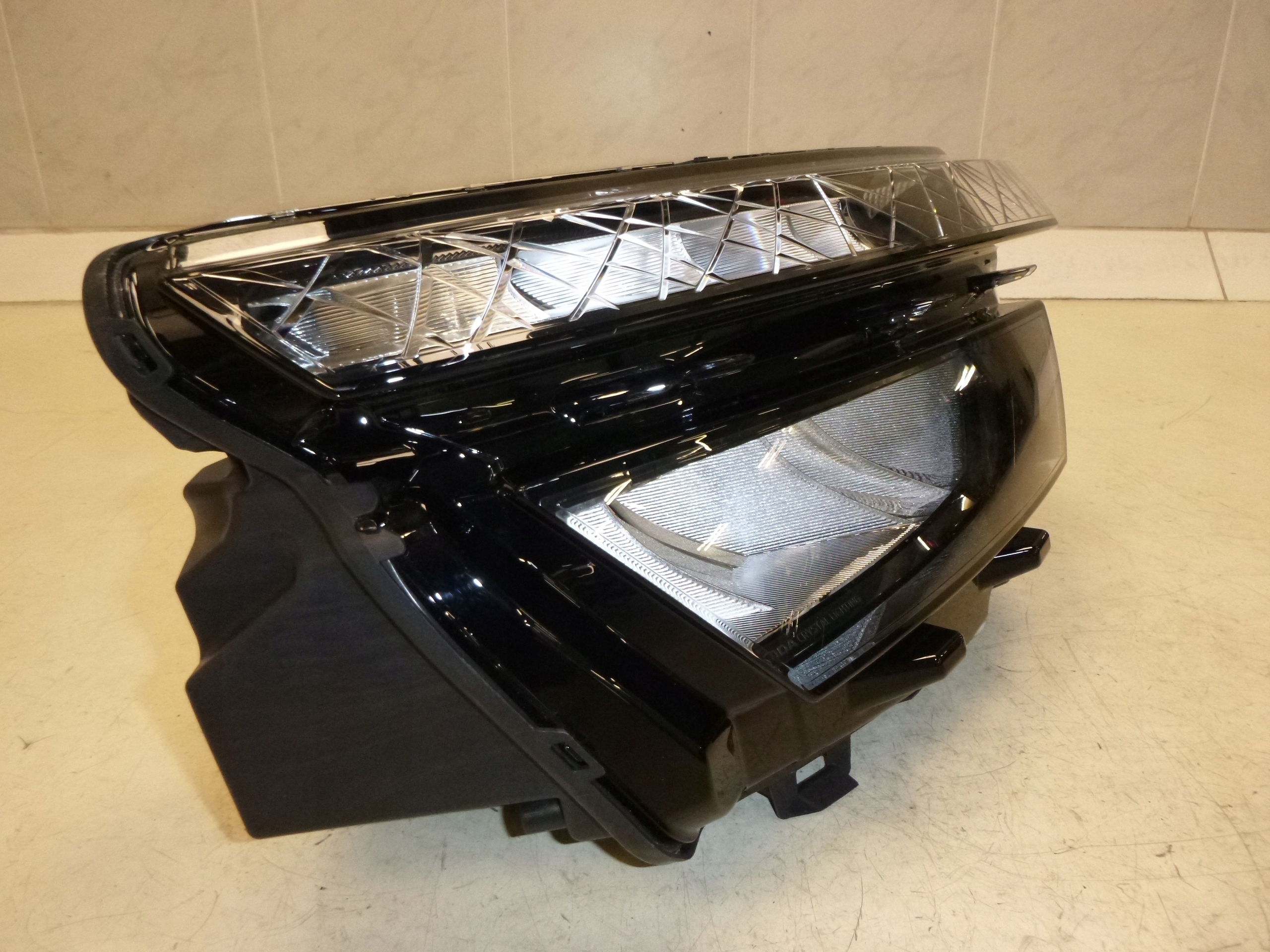 SKODA KAMIQ light FULL LED KPL front 11 PIN EU