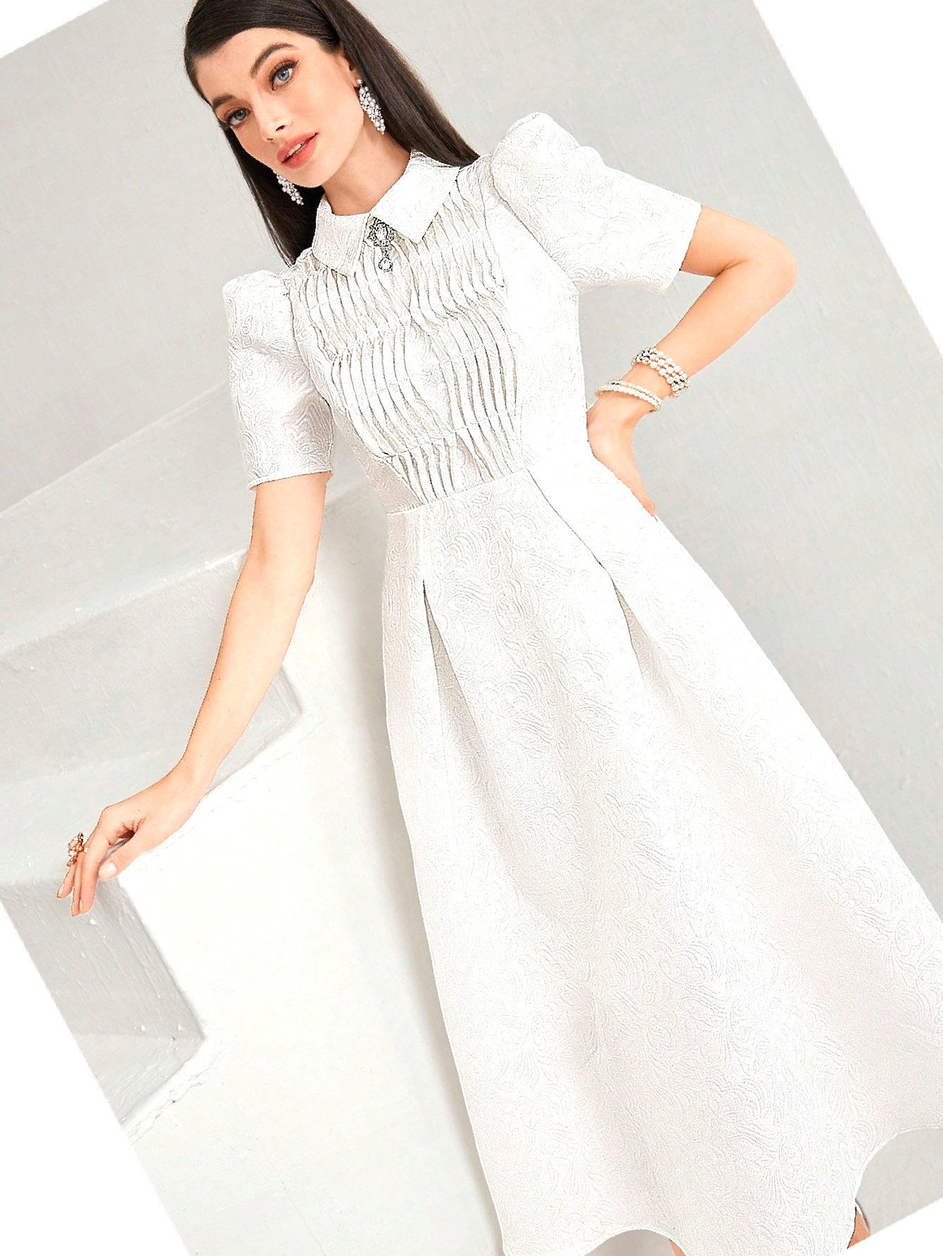 Šaty Texturovaná Koktejlová Výstupní S Bufkami Bílá M 38