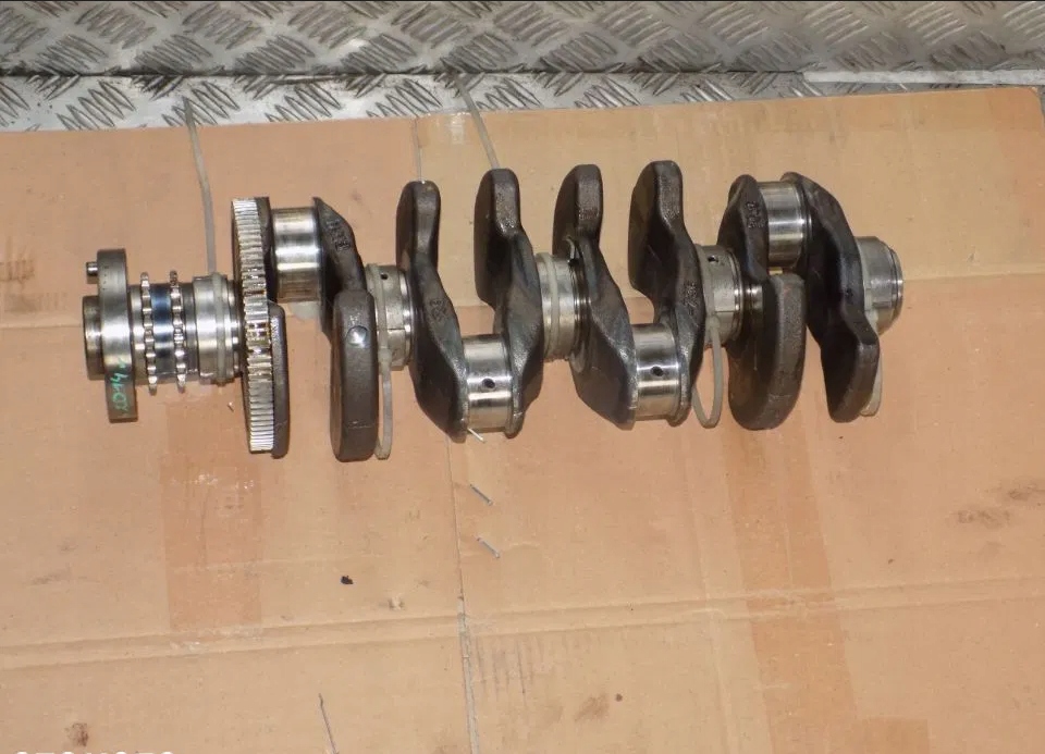 WAŁ KORBOWY BMW F45 2.0 B48A20A