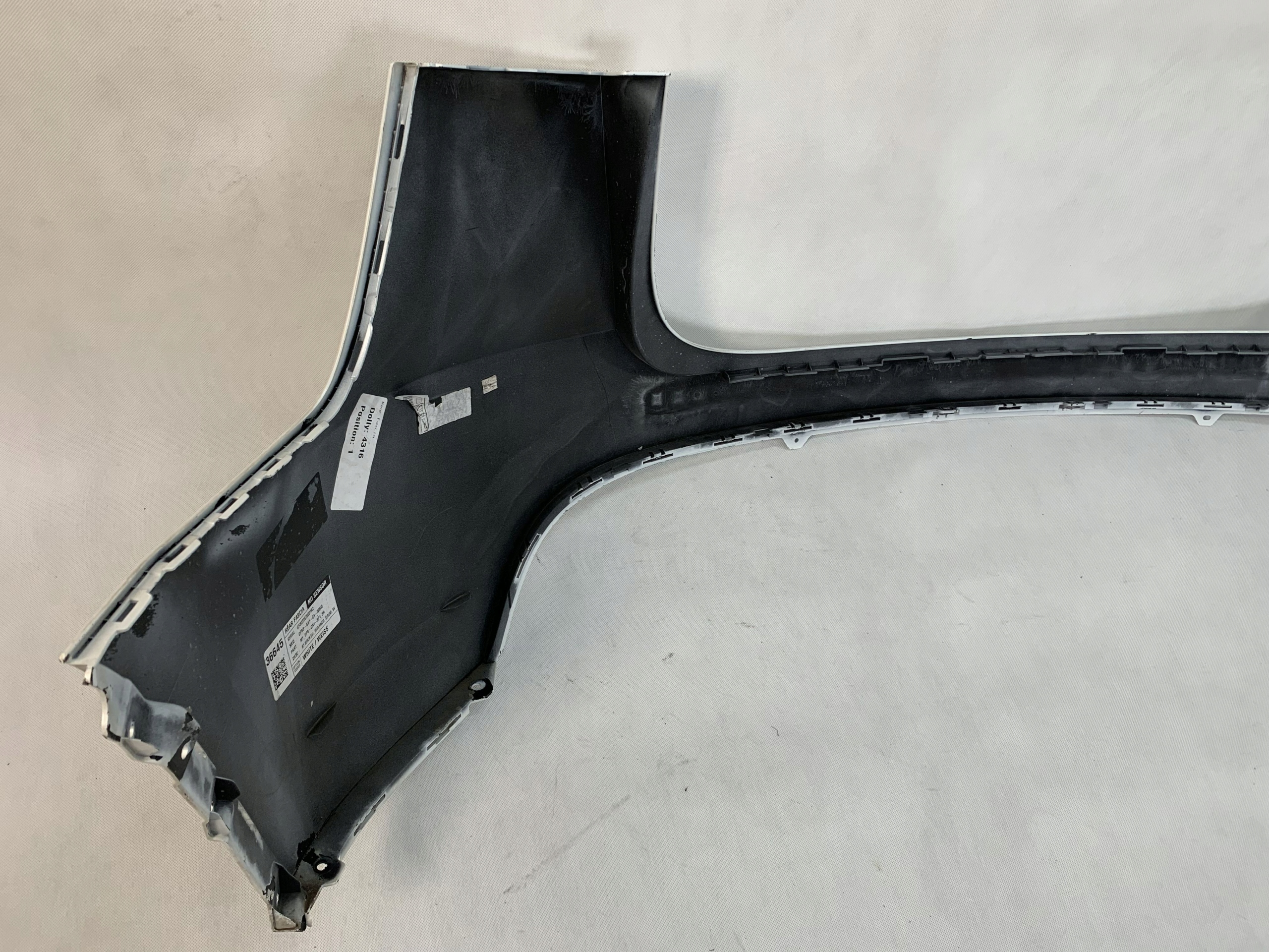 bumper rear Tesla Model Y 19r 2019 35144 09.25