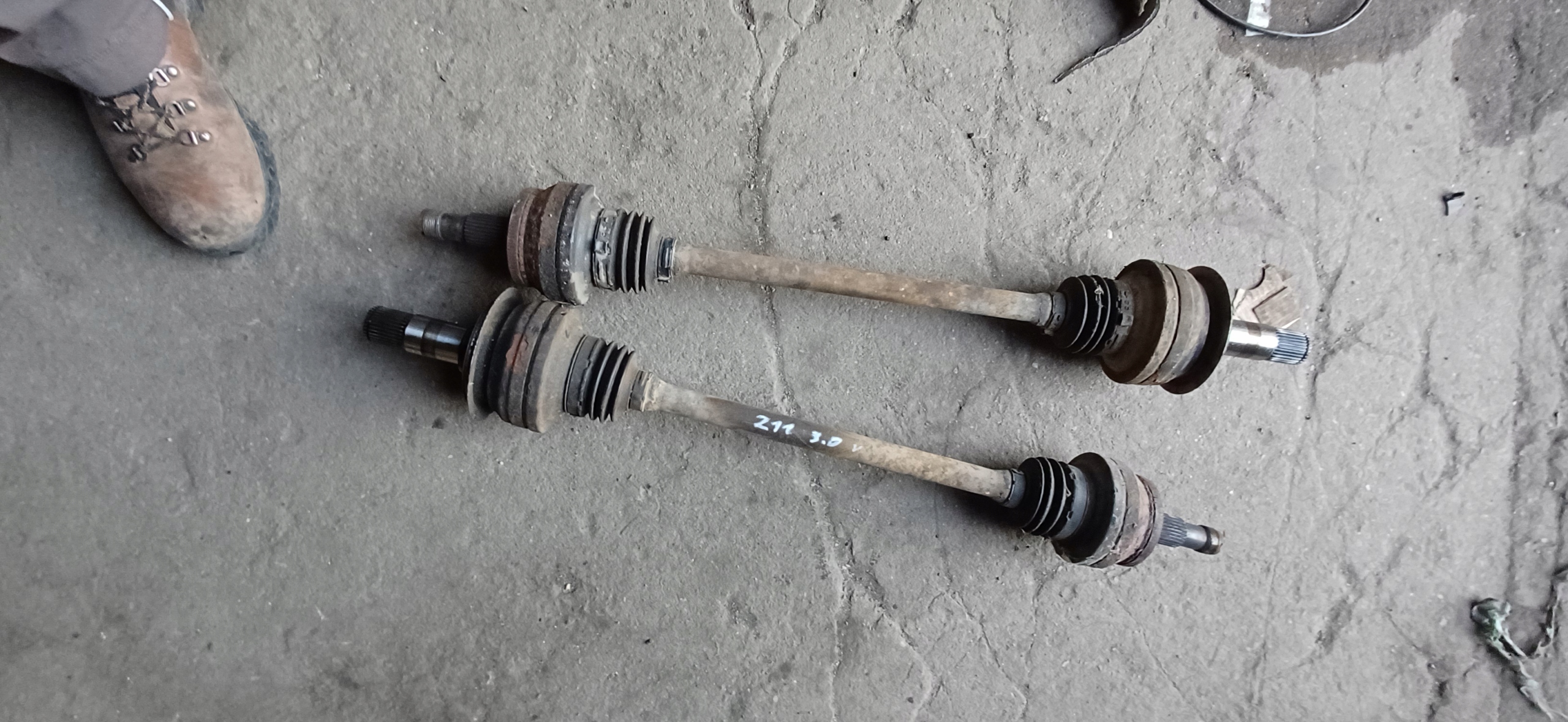 MERCEDES W211 3.0 cdi Antriebswelle NAPEDOWA links oder rechts heck