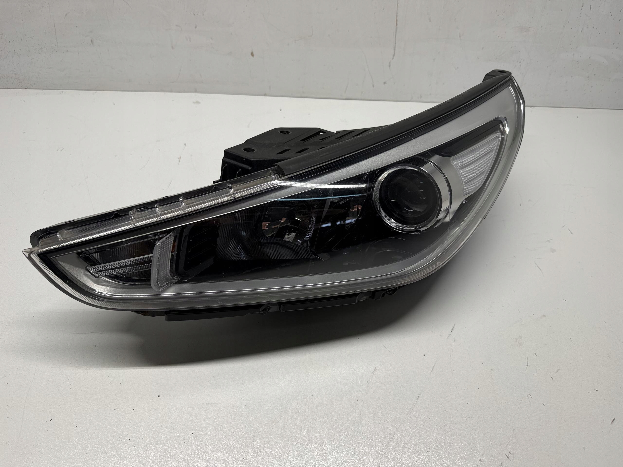 HYUNDAI I30 III light left left front front 17-21 92101-G4030