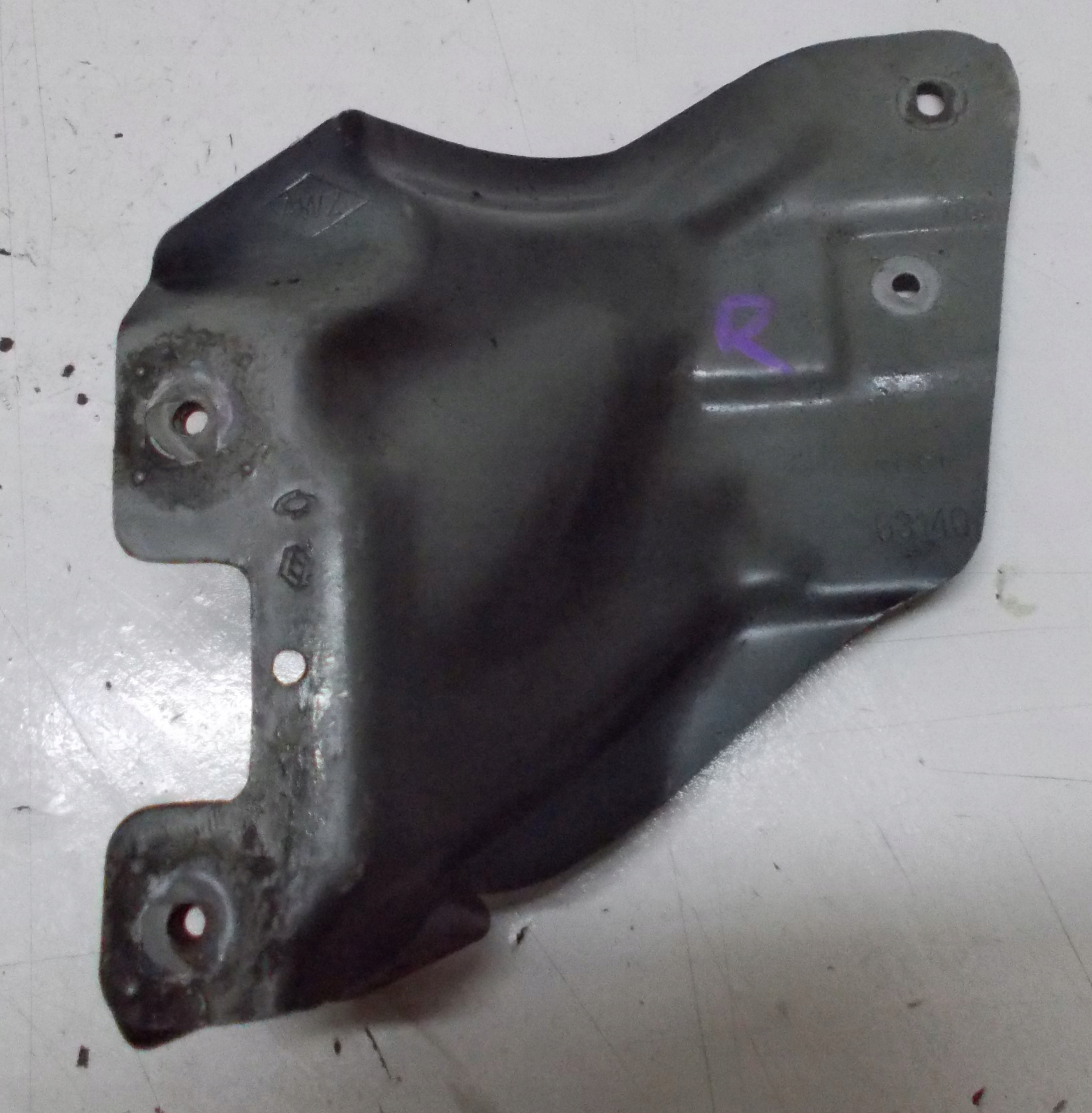 RENAULT LATITUDE 3.0 DCI 12R Support plaque Aile Droit Avant