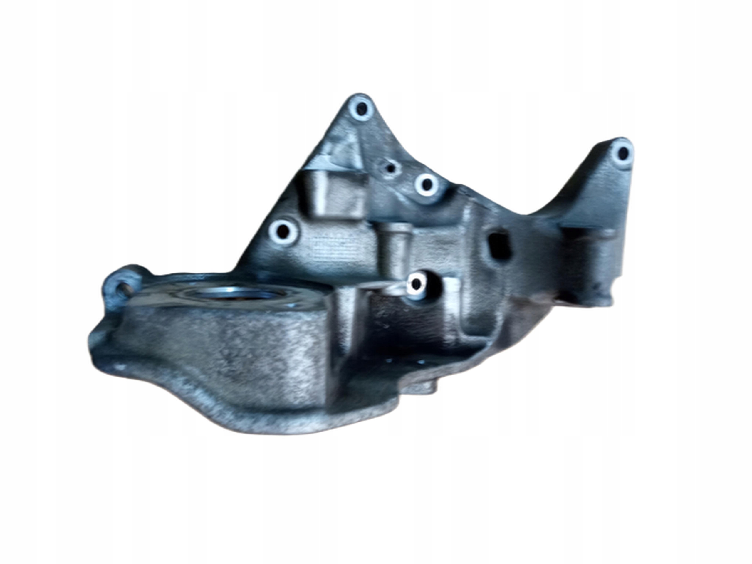 volvo V40 II 2.0 d кронштейн лапа Двигателя 31401103