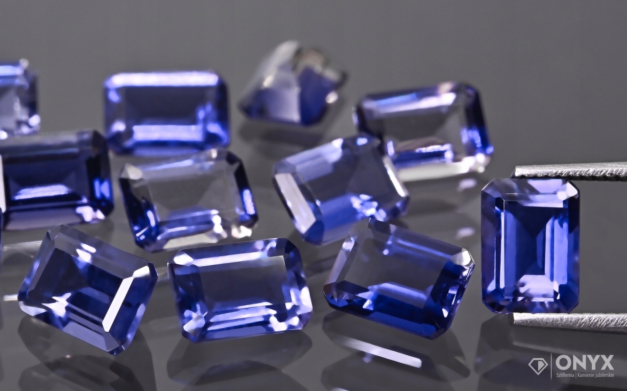 Iolit fasetovaný oktagon 7x5 mm