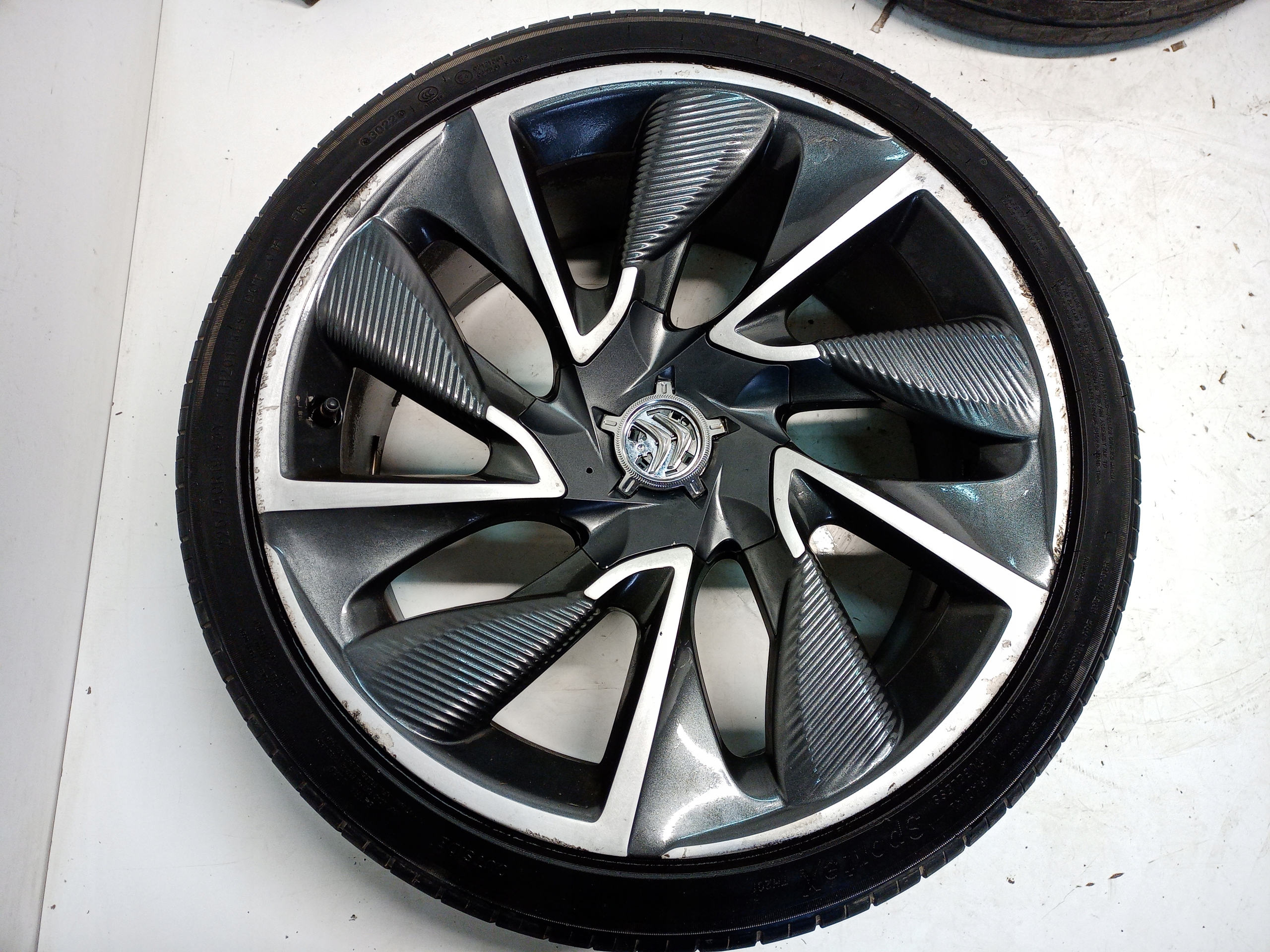 KOŁA FELGI ALUMINIOWE 19 CITROEN C4 II B7 DS4 DS5 Kod producenta 9673705977