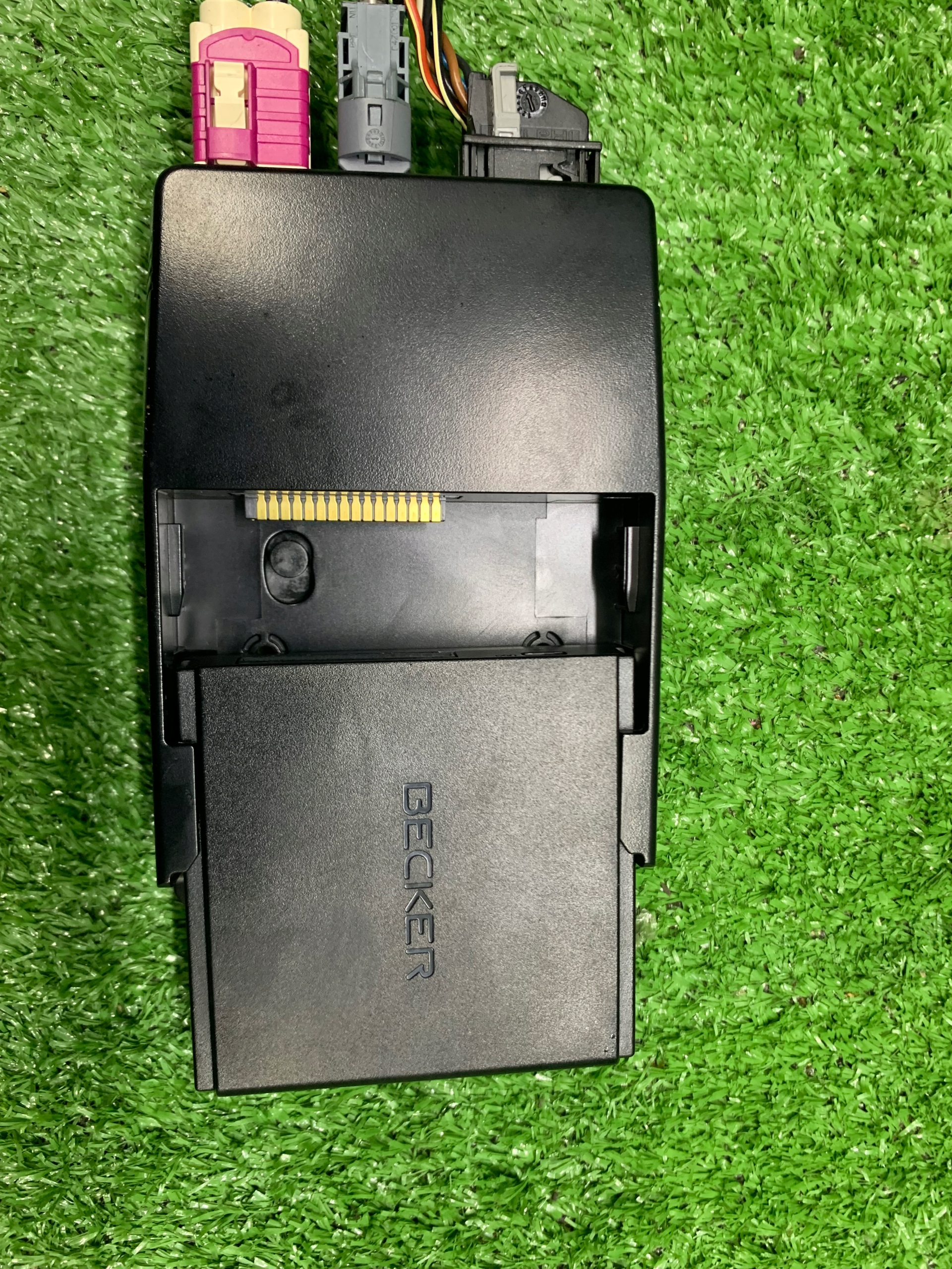 MERCEDES C KLASA W204 module navigation devices BECKER bracket A1669000101 A1728100011