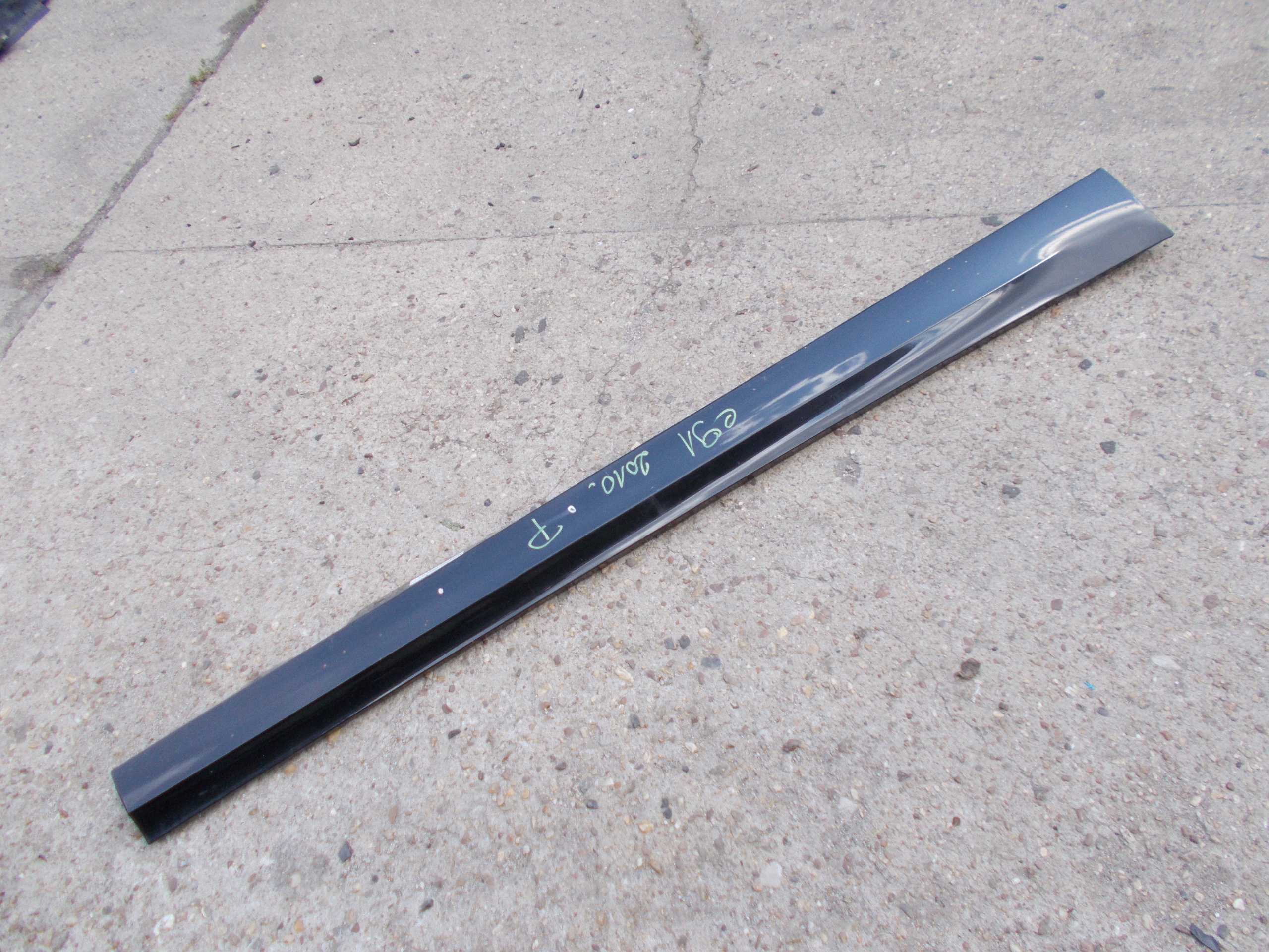 BMW E91 2.0 D 10R moulding cap threshold right 7202652 SCHWARZ II
