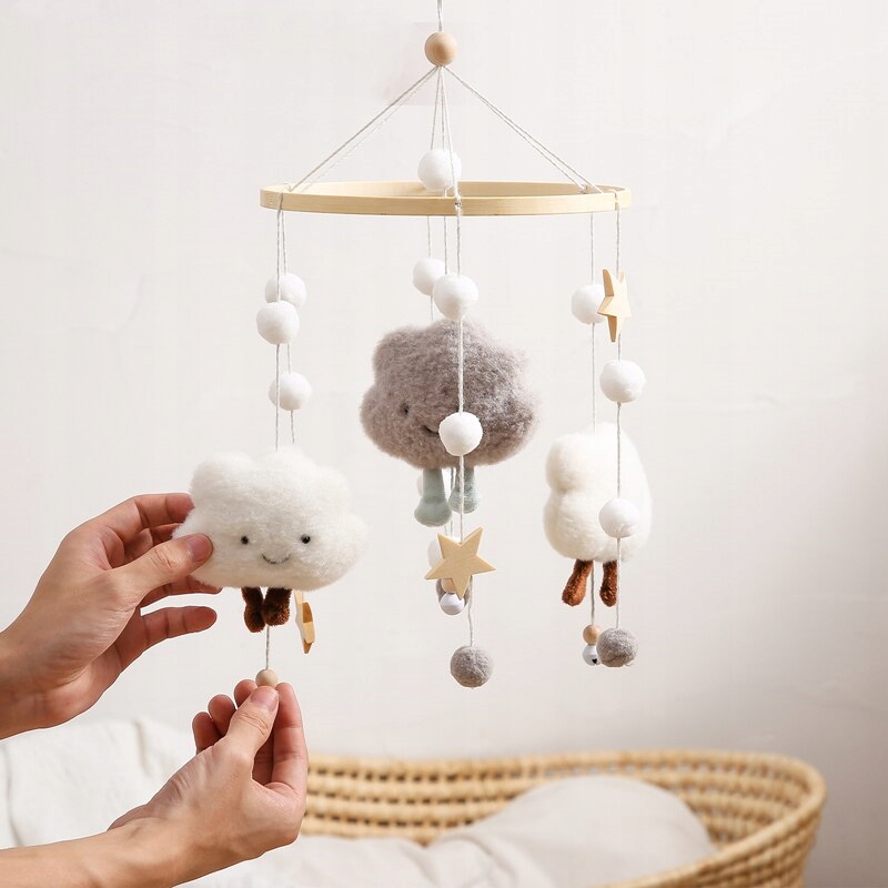 KARUZELA DO ŁÓŻECZKA CHMURKI ZAWIESZKA PLUSZOWA Marka inna