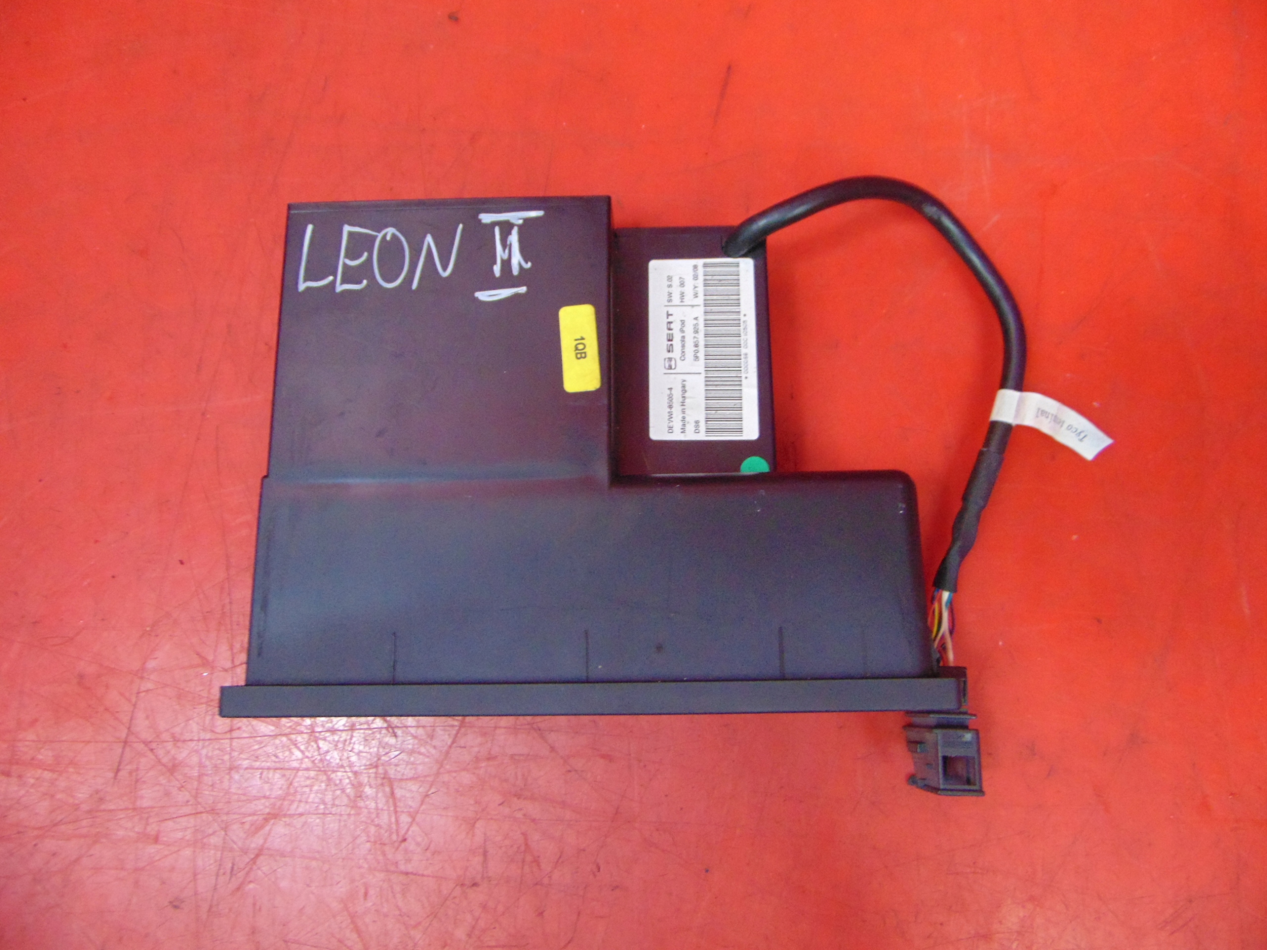 SEAT LEON II 1P 05- adapter čtečka INTERFACE IPOD