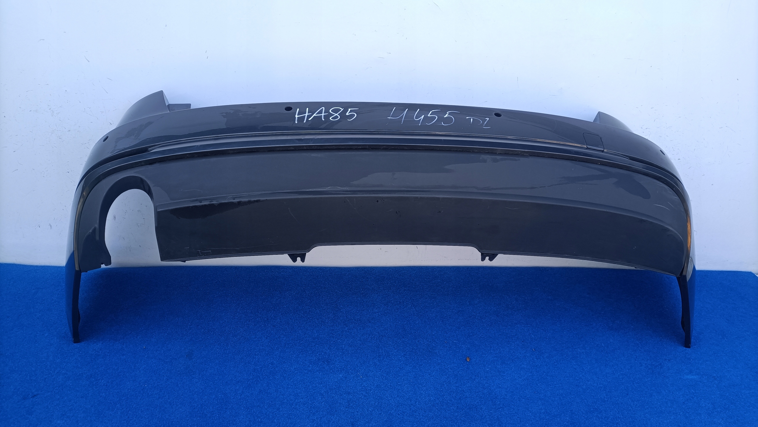 AUDI A4 B9 KOMBI bumper rear part 4XPDC + SPOILER 8W9807511J HA85