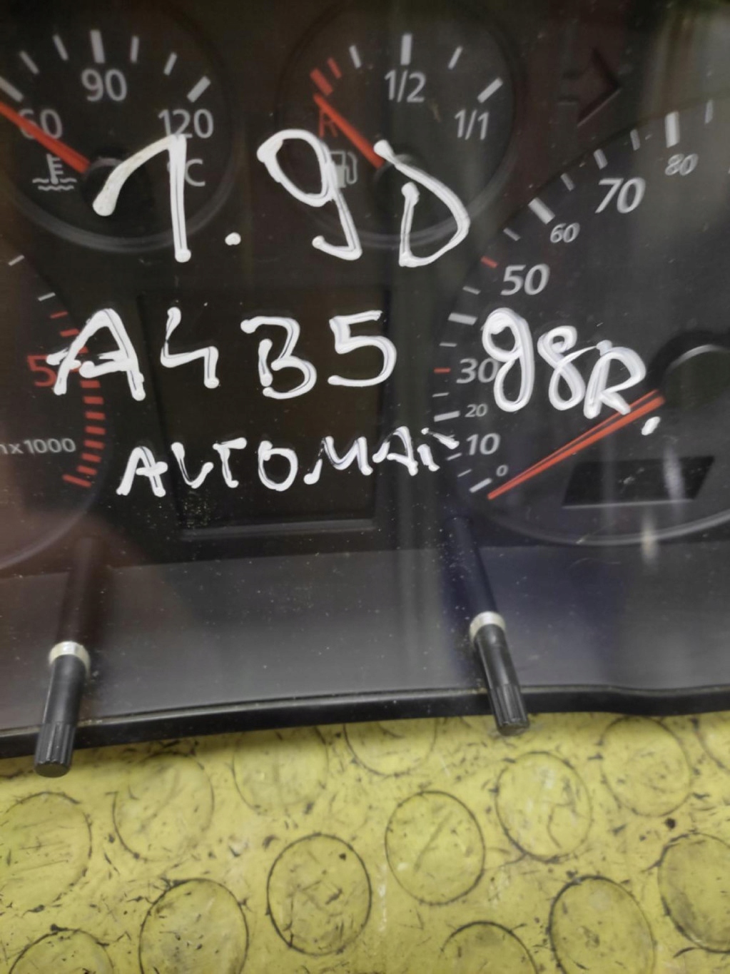 AUDI A4 B5 1.9 D kilometar sat 8D0919880M