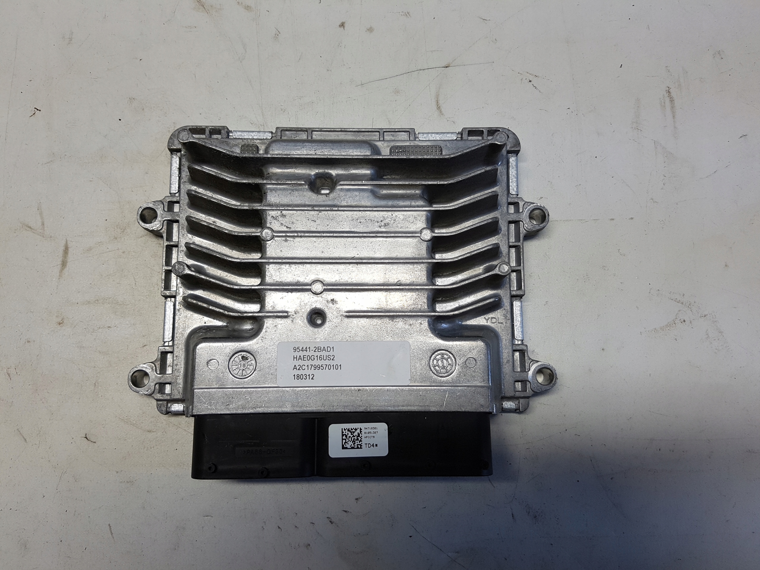 HYUNDAI IONIQ 1.8 computer control unit ecu of the engine