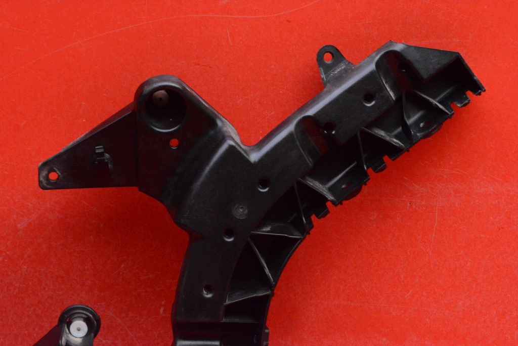 bumper bracket right rear part 31455502 VOLVO V60 2 II LIFT 23