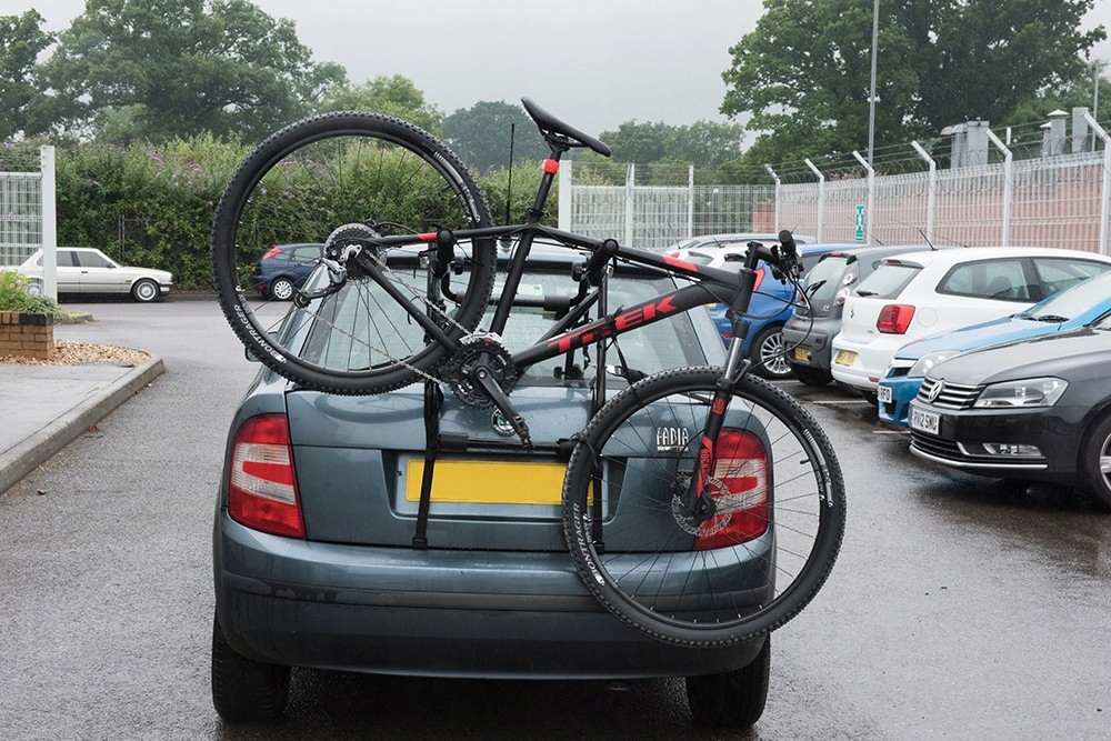 BAGAZNIK NA 3 ROWERY UCHWYT ROWEROWY NA KLAPE AUTA EAN 5024763177927