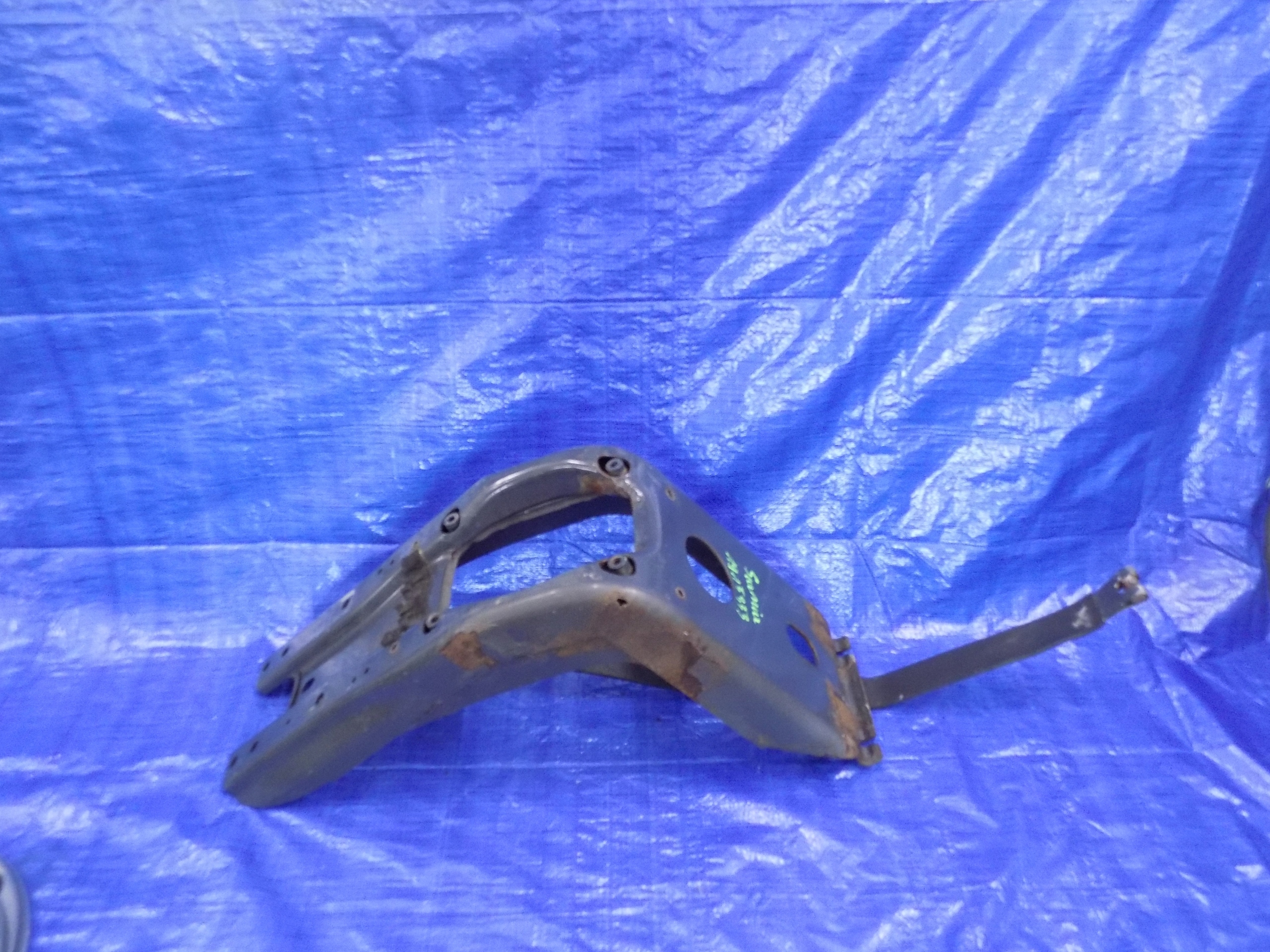 Halter Behälter ADBLUE SCANIA P380 11R E5