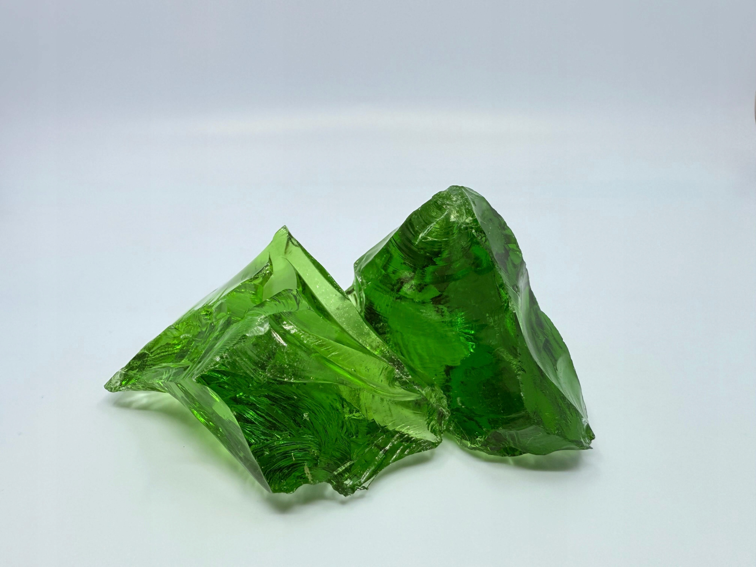 Dekorativní skleněné kameny zelené 6-10 cm Garden Grit 20 kg