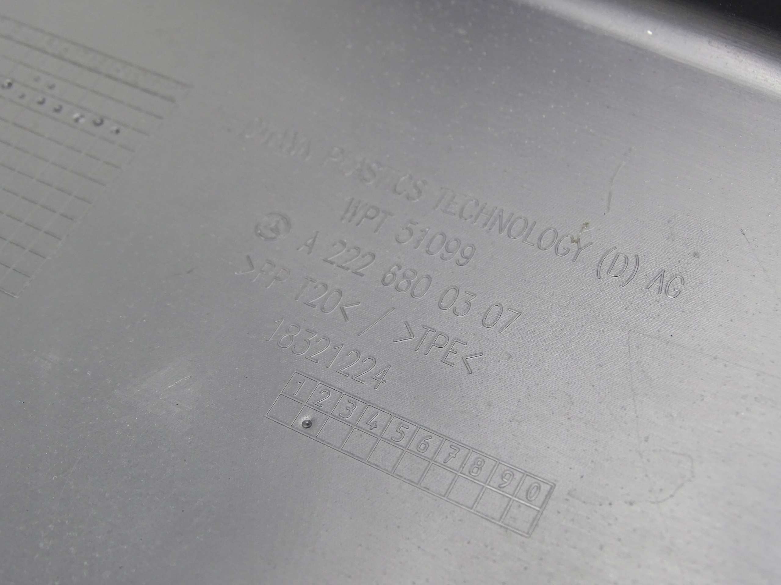 cover under the window left MERCEDES S W222 A2226800307