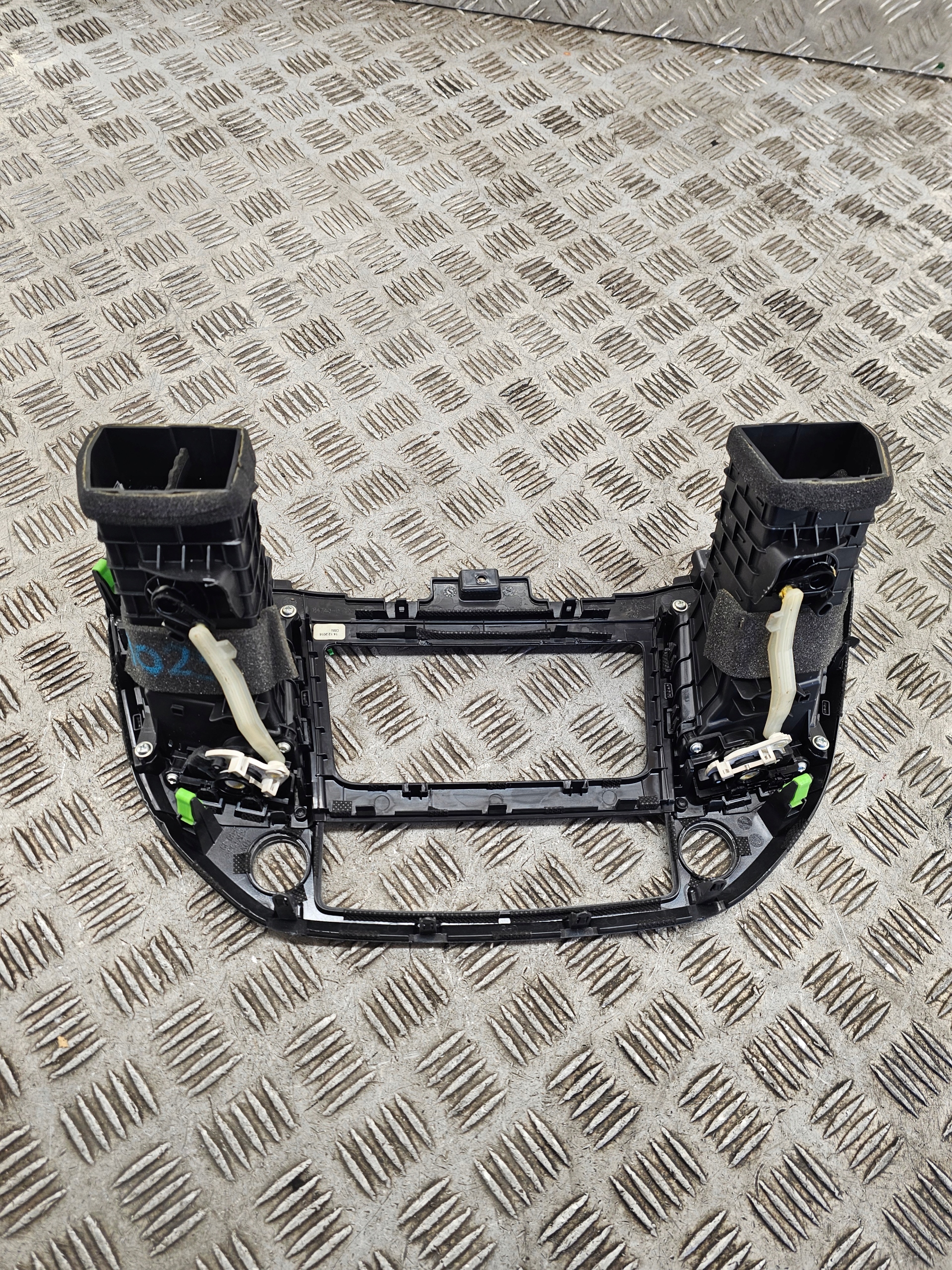 HYUNDAI TUCSON II grid air conditioning devices frame RADIA console 15-18