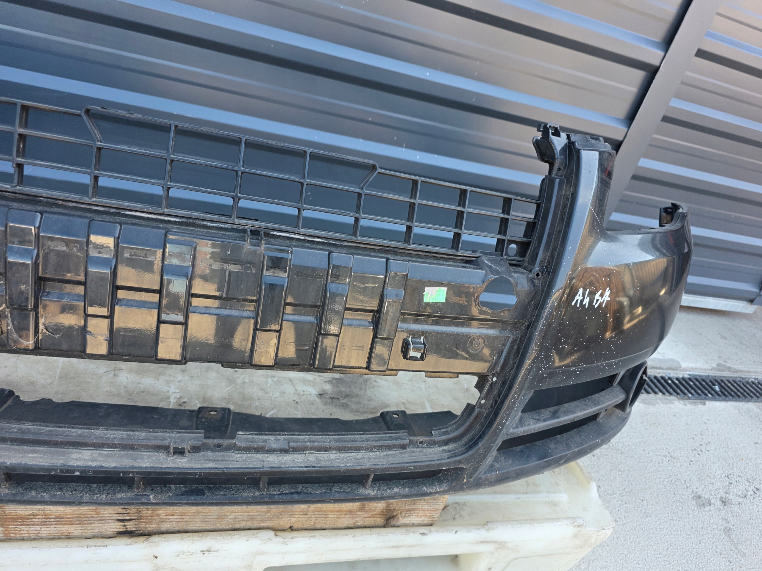 Pare choc Avant AUDI A4 B7 LY9B Original Sans Accessoires !!!