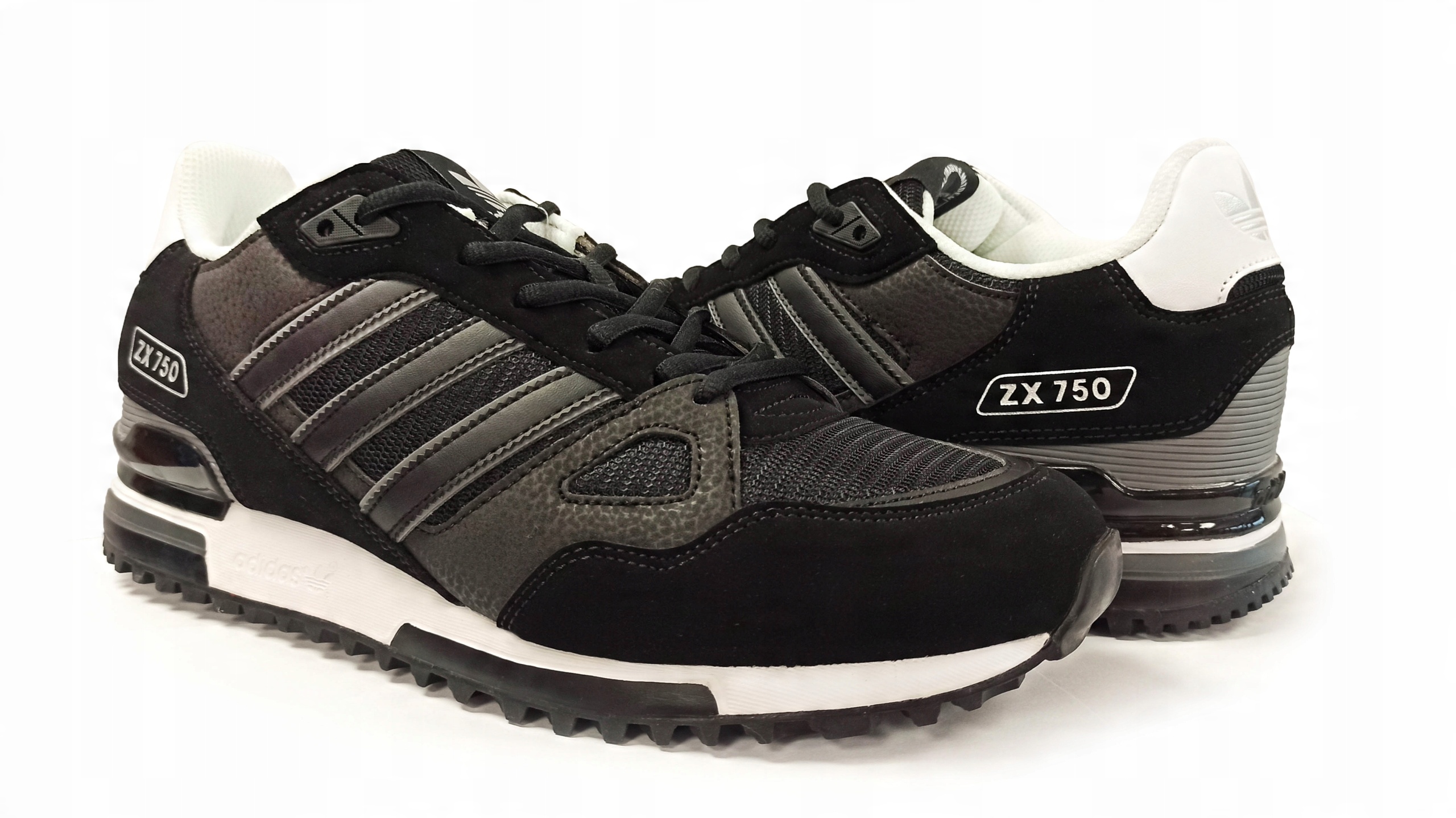 

Adidas ZX750 - EE6585 rozm. 42 2/3