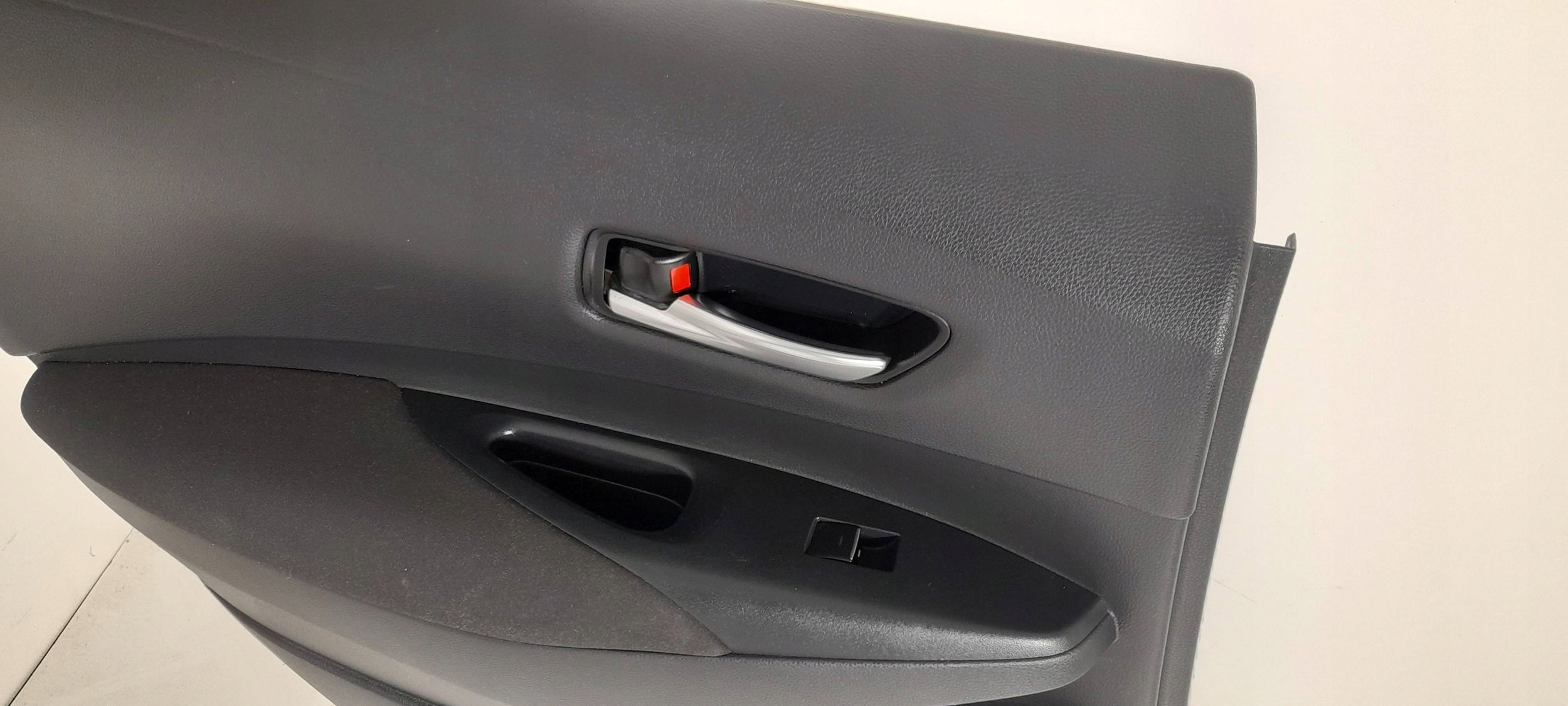 Toyota Corolla E210 E21 side door rear left kombi 6761402700 (ET99)