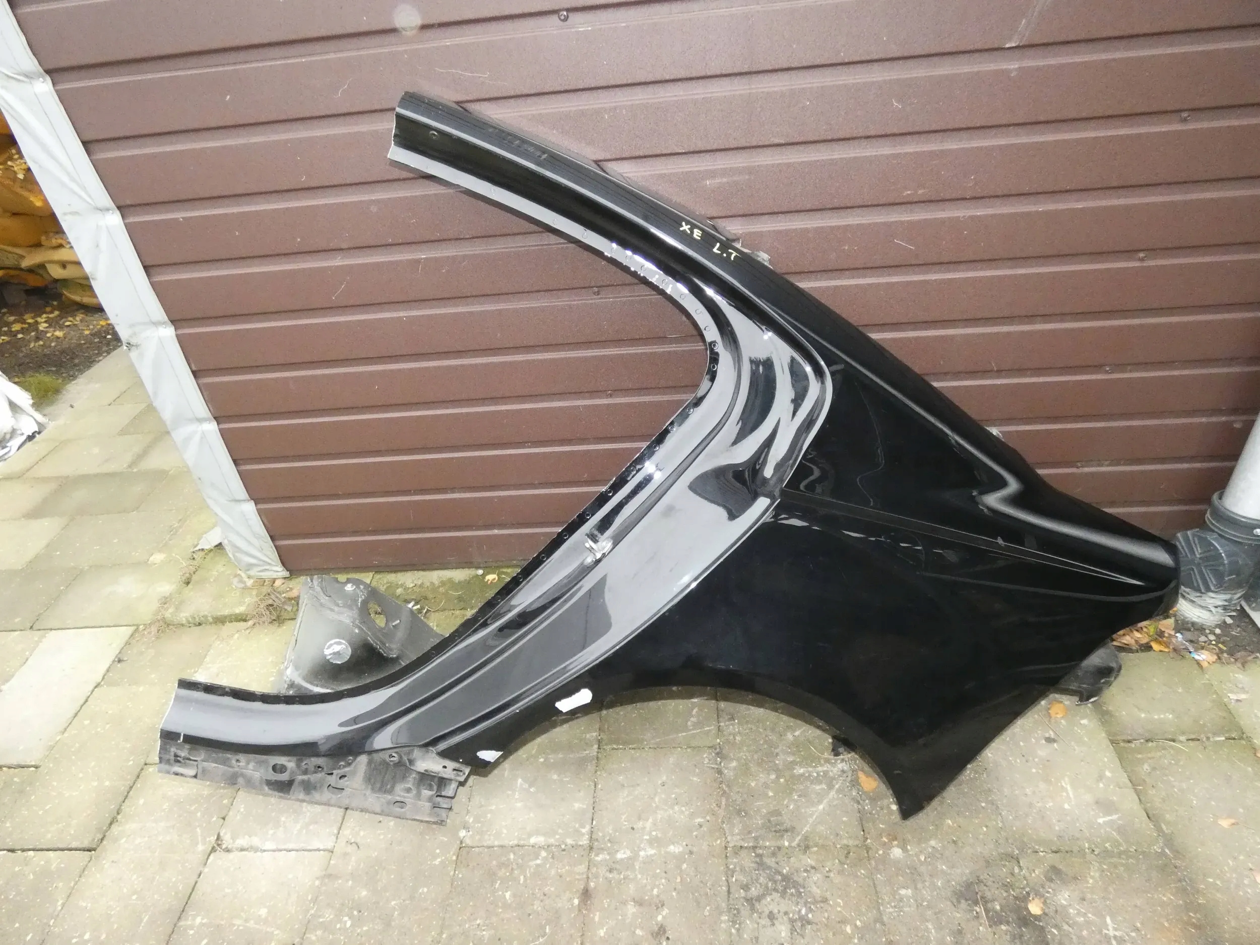 JAGUAR XE X760 fender left rear part quarter rear left