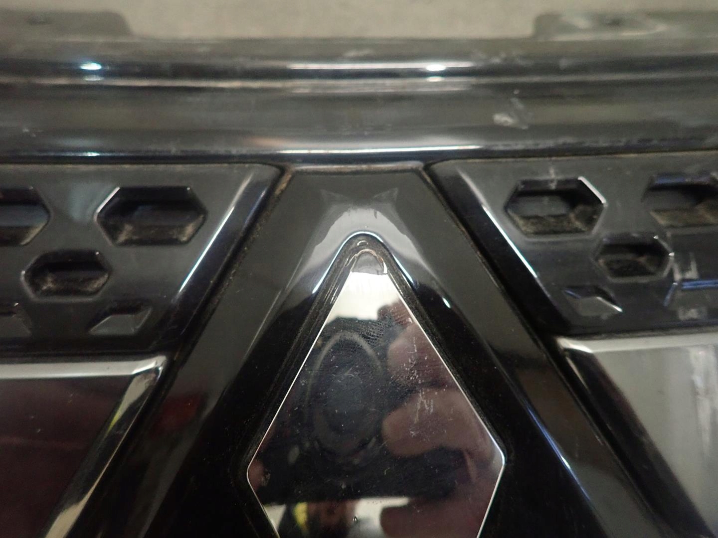 Grill MITSUBISHI OUTLANDER III LIFT 18