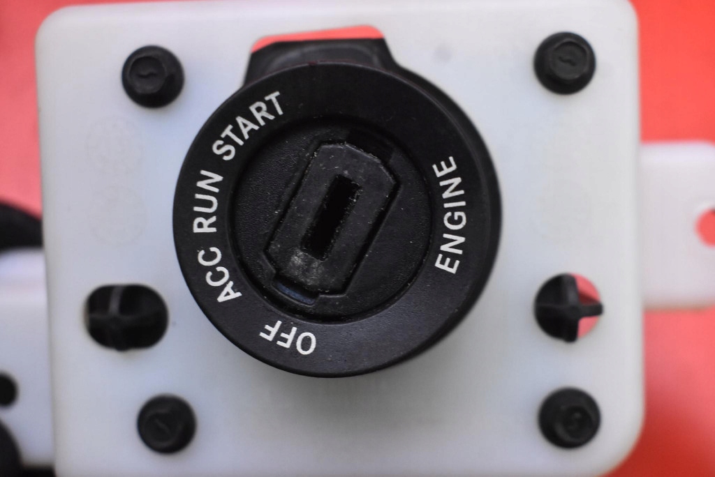 ignition key 56046989AC JEEP CHEROKEE 5 V KL 2.0 MULTIJET 140 KM 13-17