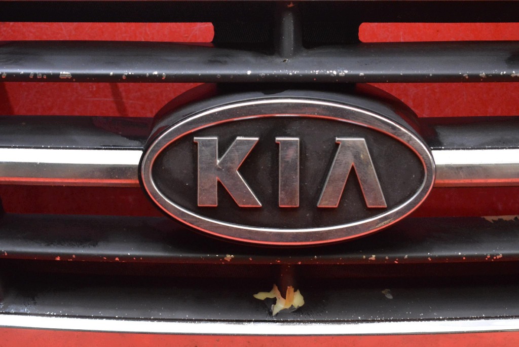 griglia nero CHROM KIA MAGENTIS 1 e LIFT 03-06