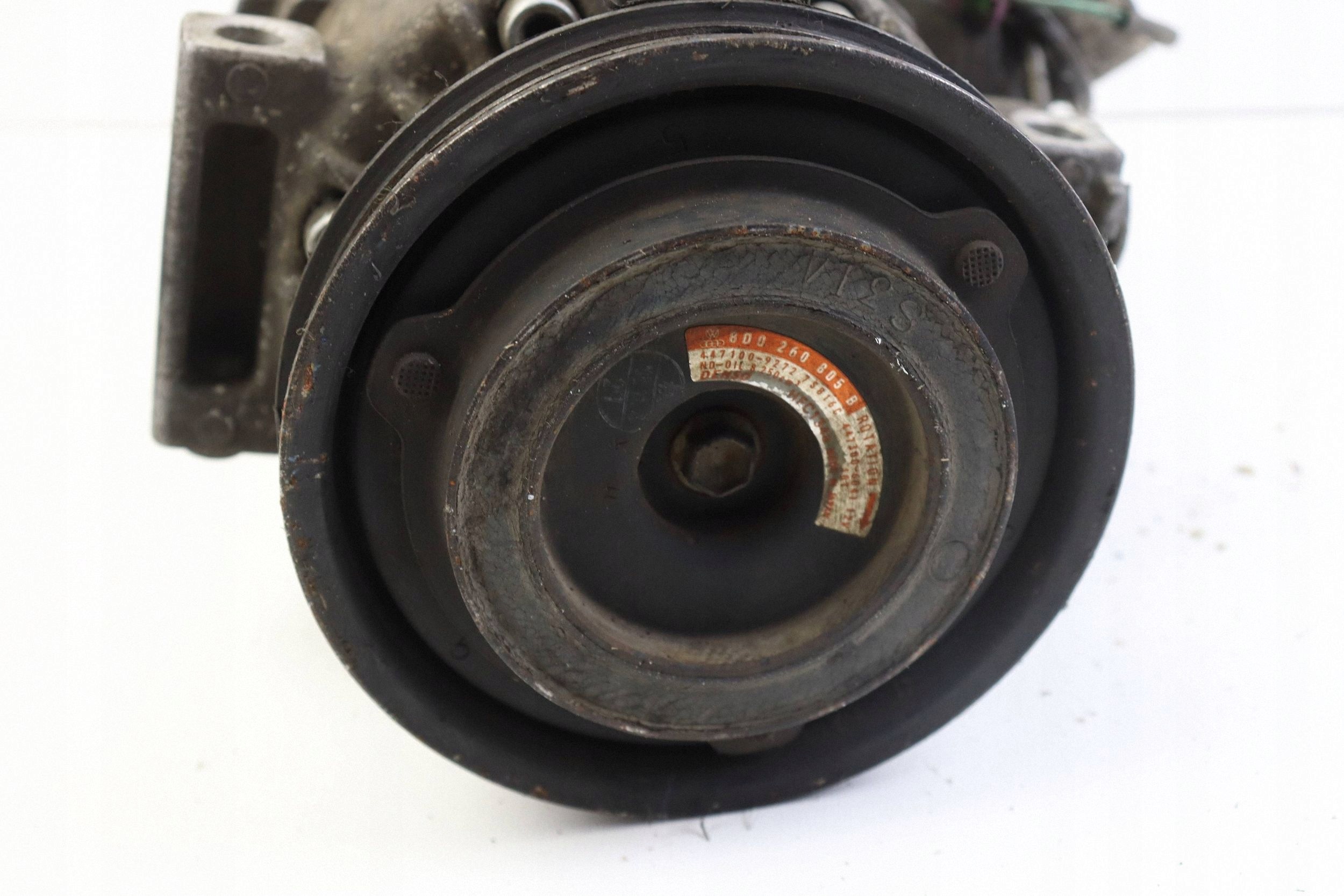 VW PASSAT B5 AUDI A4 B5 compressor compressor; of the air conditioning 7SBU16C 8D0260808
