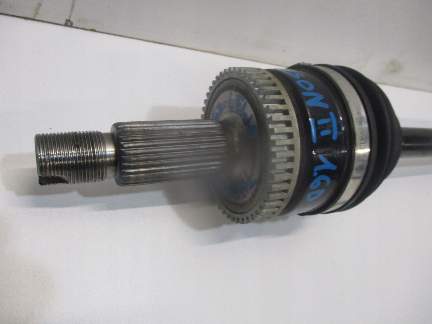 semi-axis HYUNDAI TUCSON 1,6CRDI II left