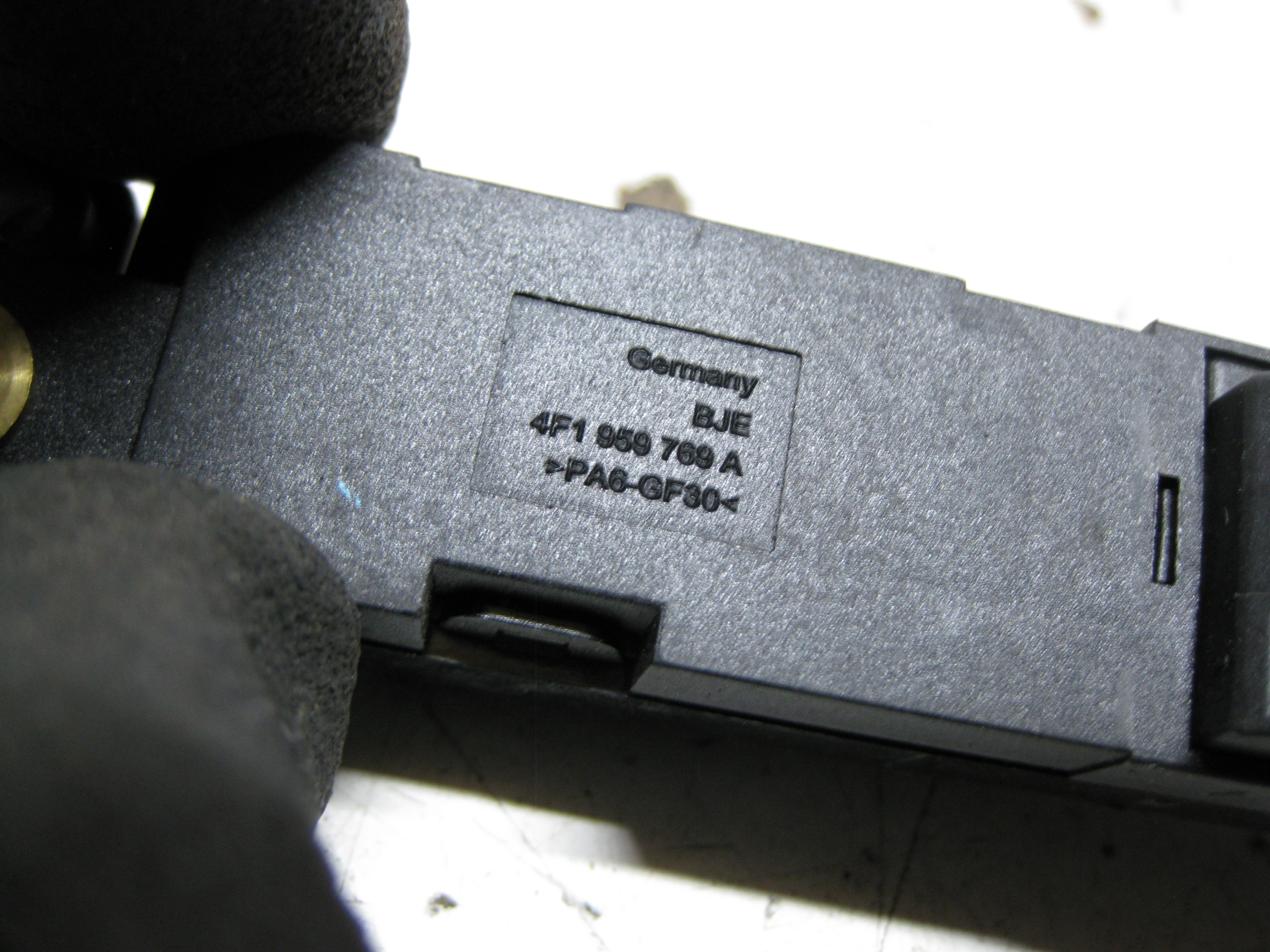AUDI A6 C6 2.7 TDI 07R PANEL switch seat PAMIECI left 4F1959769A