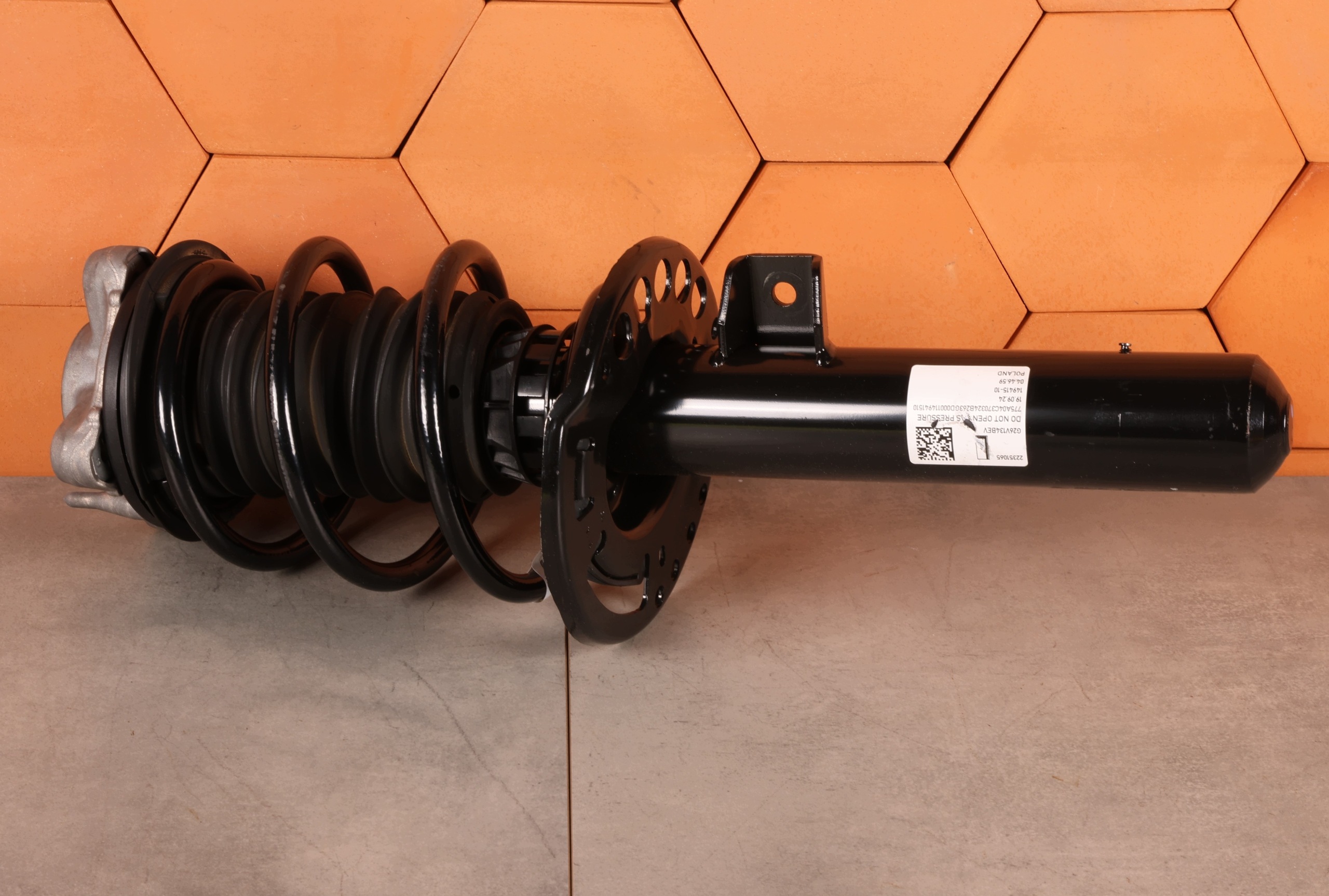 BMW i4 G26 eDrive35 eDrive40 shock absorber left front front 5A04C37 1516km!