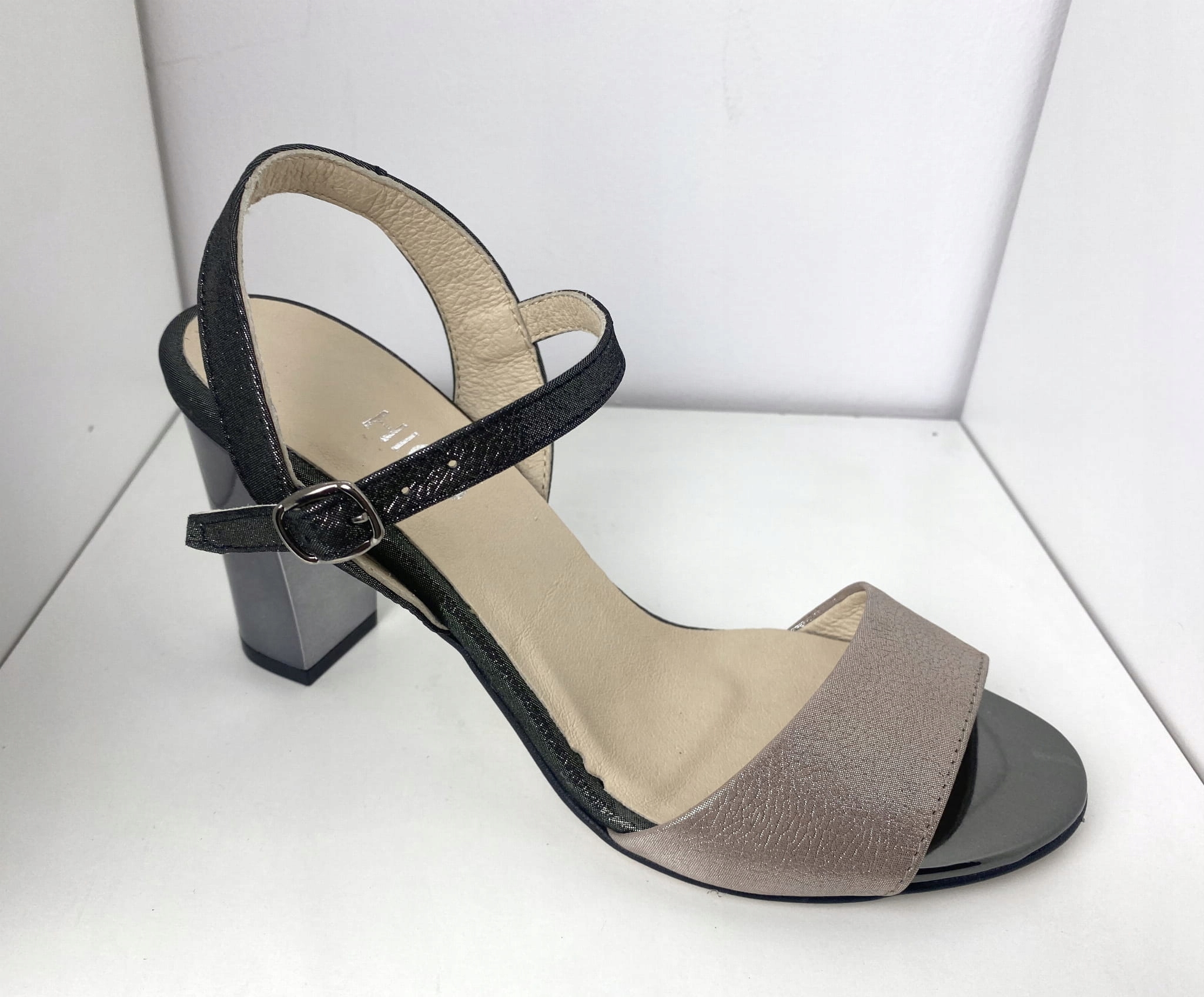 Dámské sandály Higo kožené 2149 AST216/ Černá 37, Černá