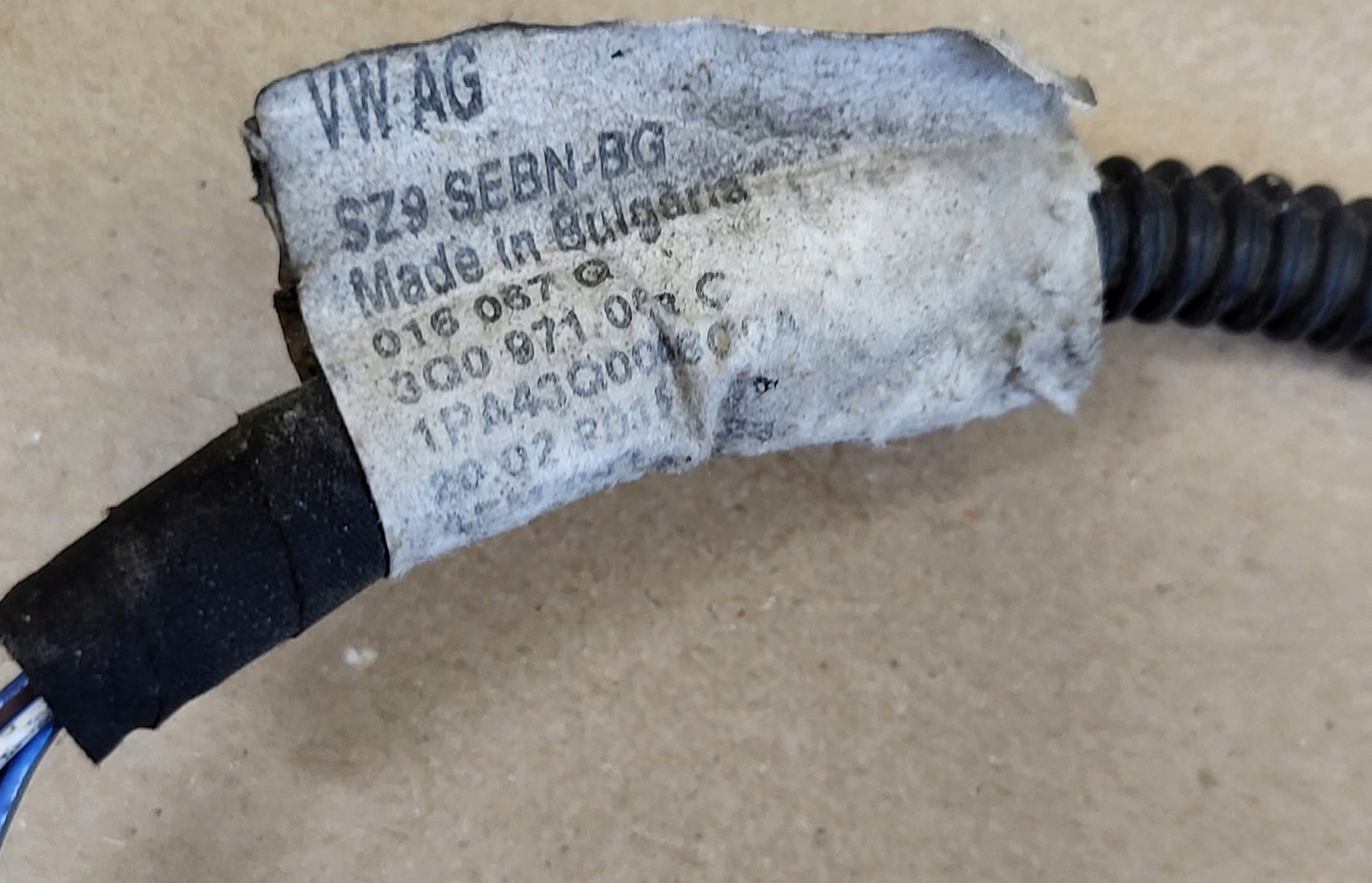 bundle wiring PRZEWODOW PRZEPUSTNICY VW PASSAT B8 3Q0971068C