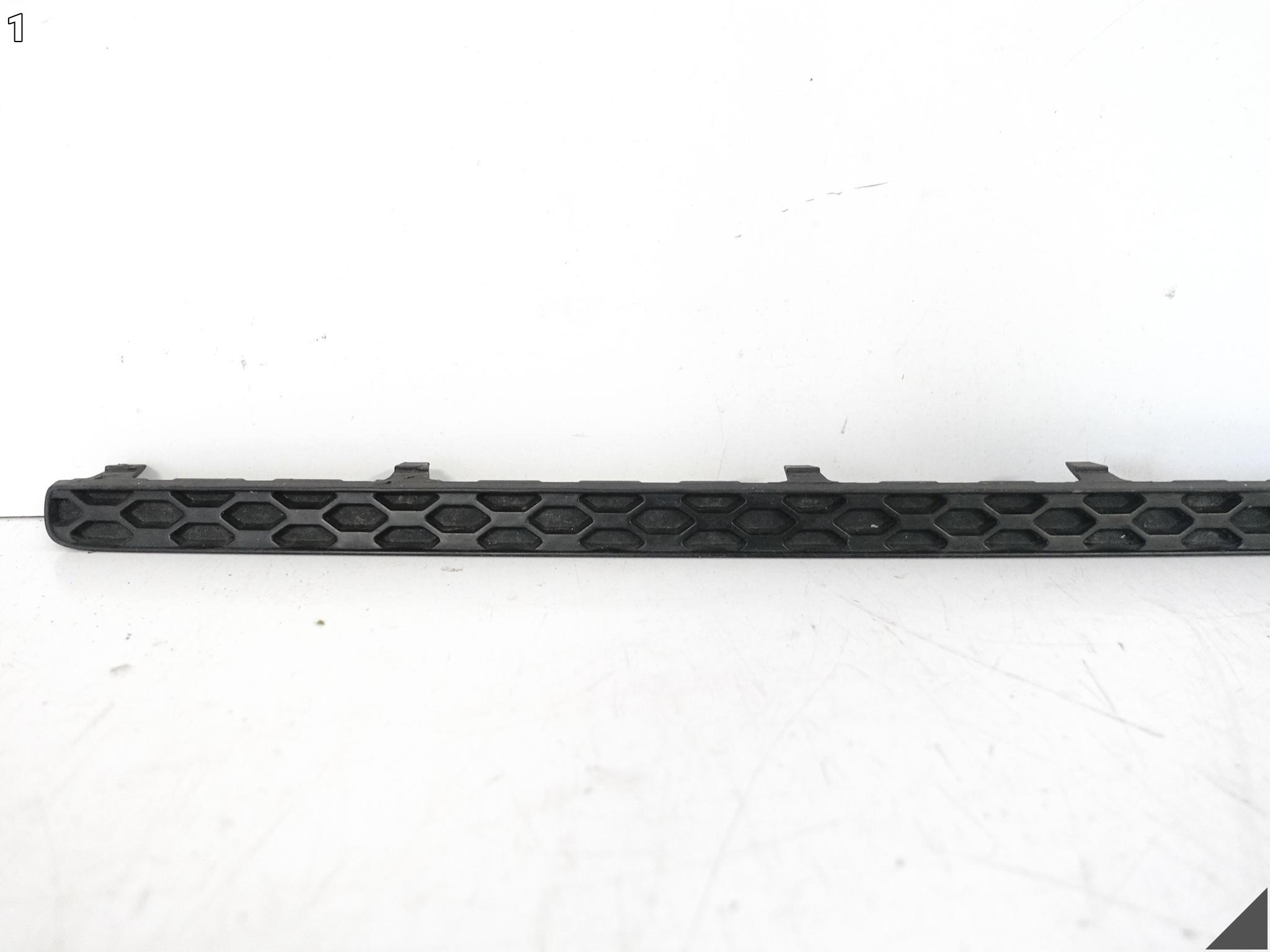 HYUNDAI KONA and 1 17-20 upper decorative trim cap bumper front