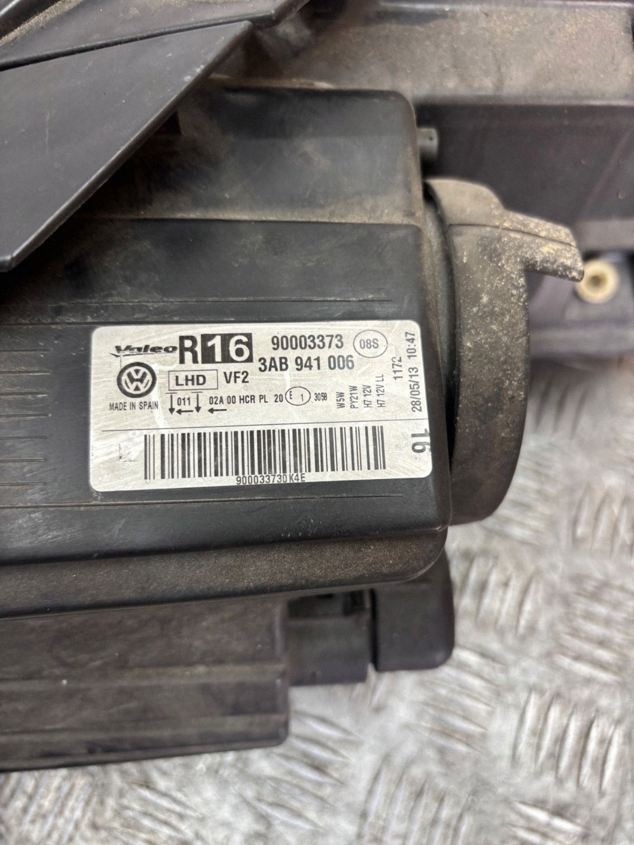 REFLEKTOR light right VW PASSAT B7 3AB941006