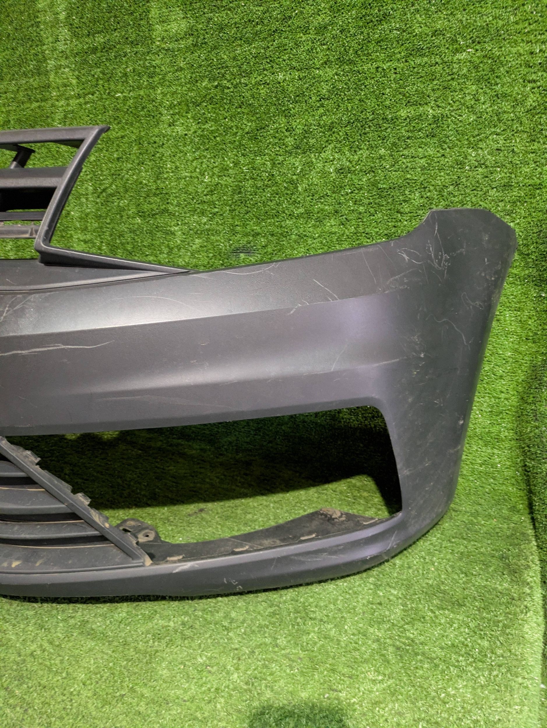 Frontstoßstange vorne VW CADDY 2K5 LIFT NR.Z9604