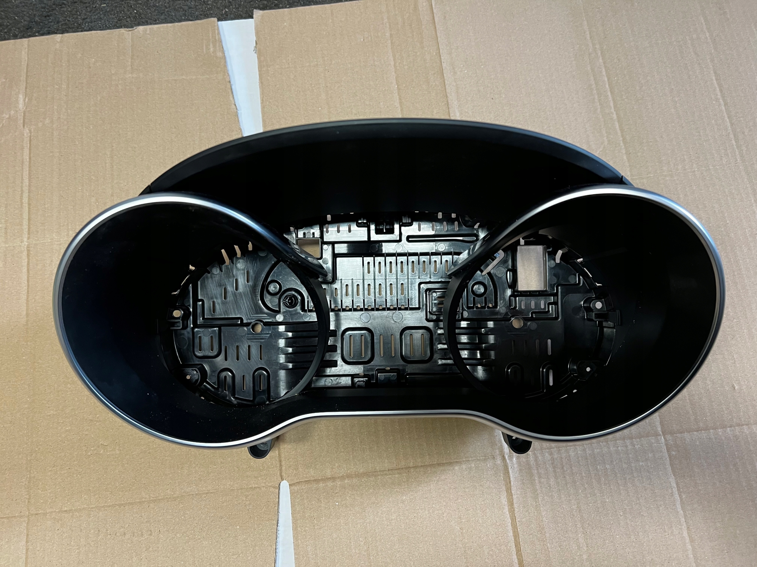 A2C80352009 - Корпус одометра Mercedes W205 годинник