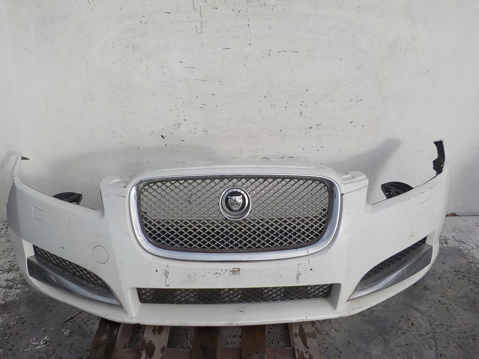 137 JAGUAR XF X250 LIFT bumper front front