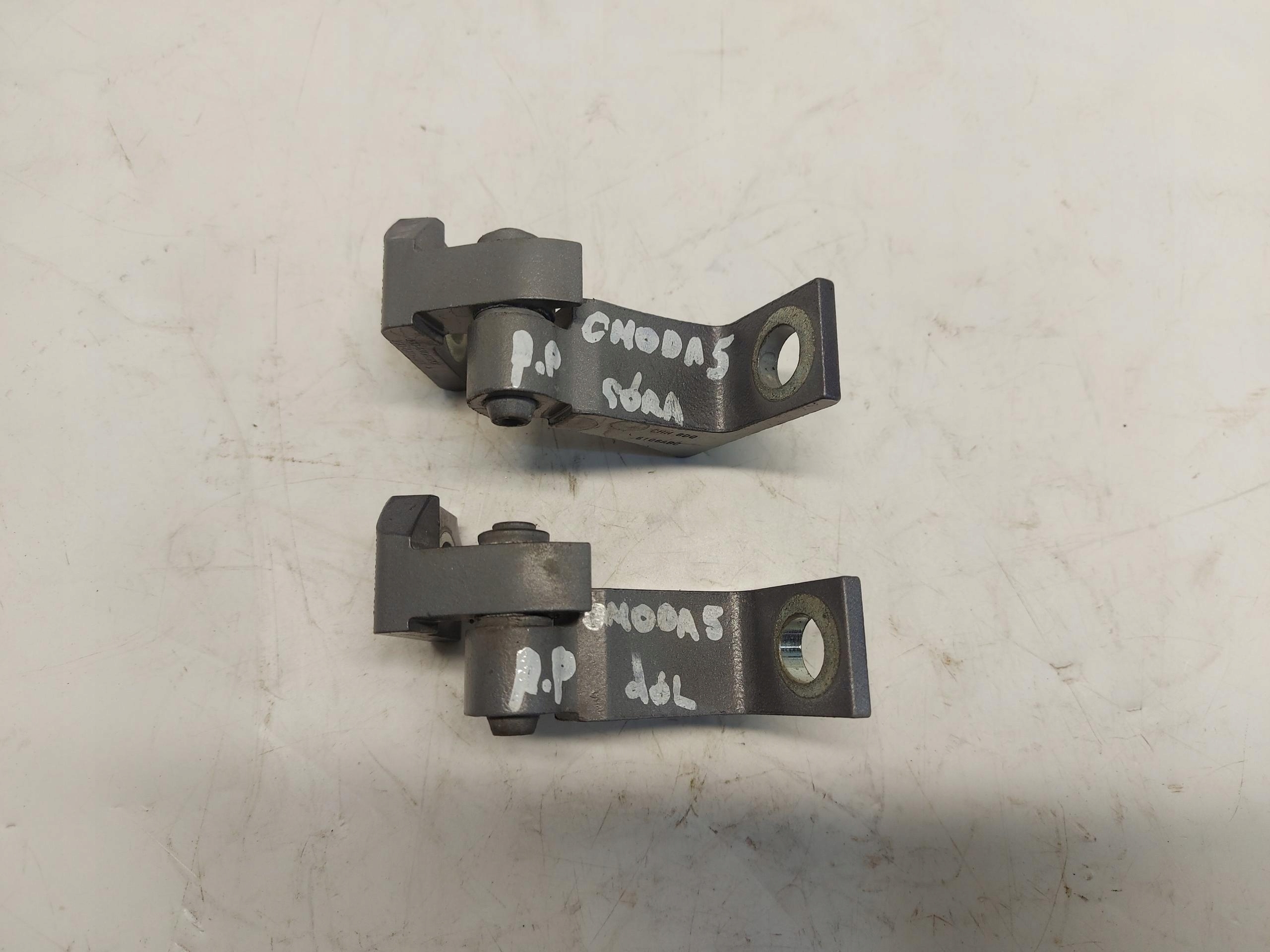 Chery Omoda 5 2024r hinge door right front upper lower komplet