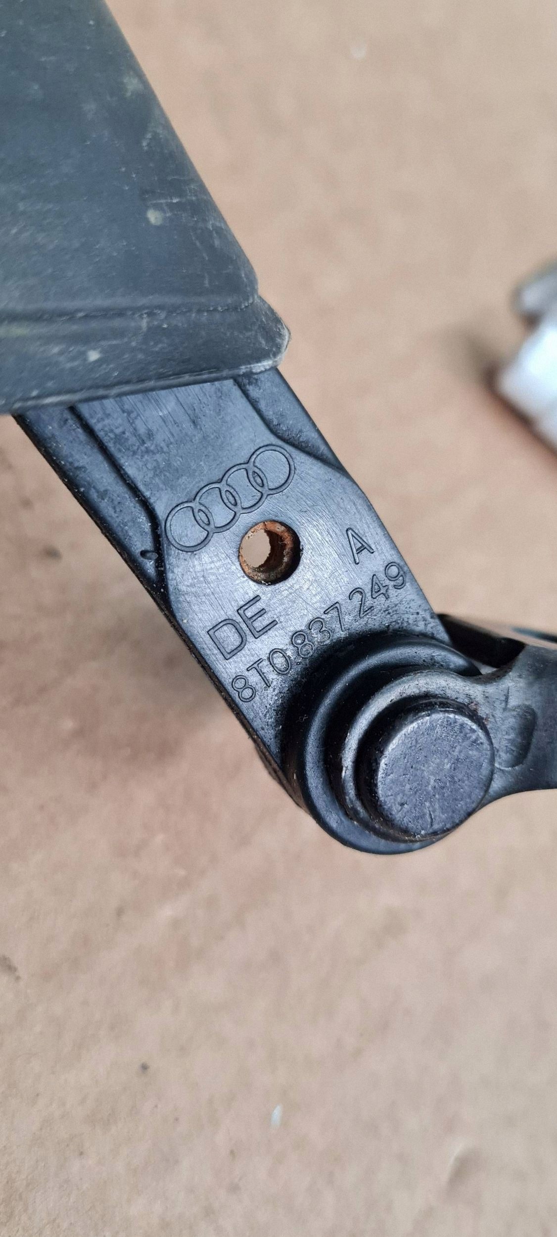 A5 8T S5 LIFT limiter door left right front 8T0837249