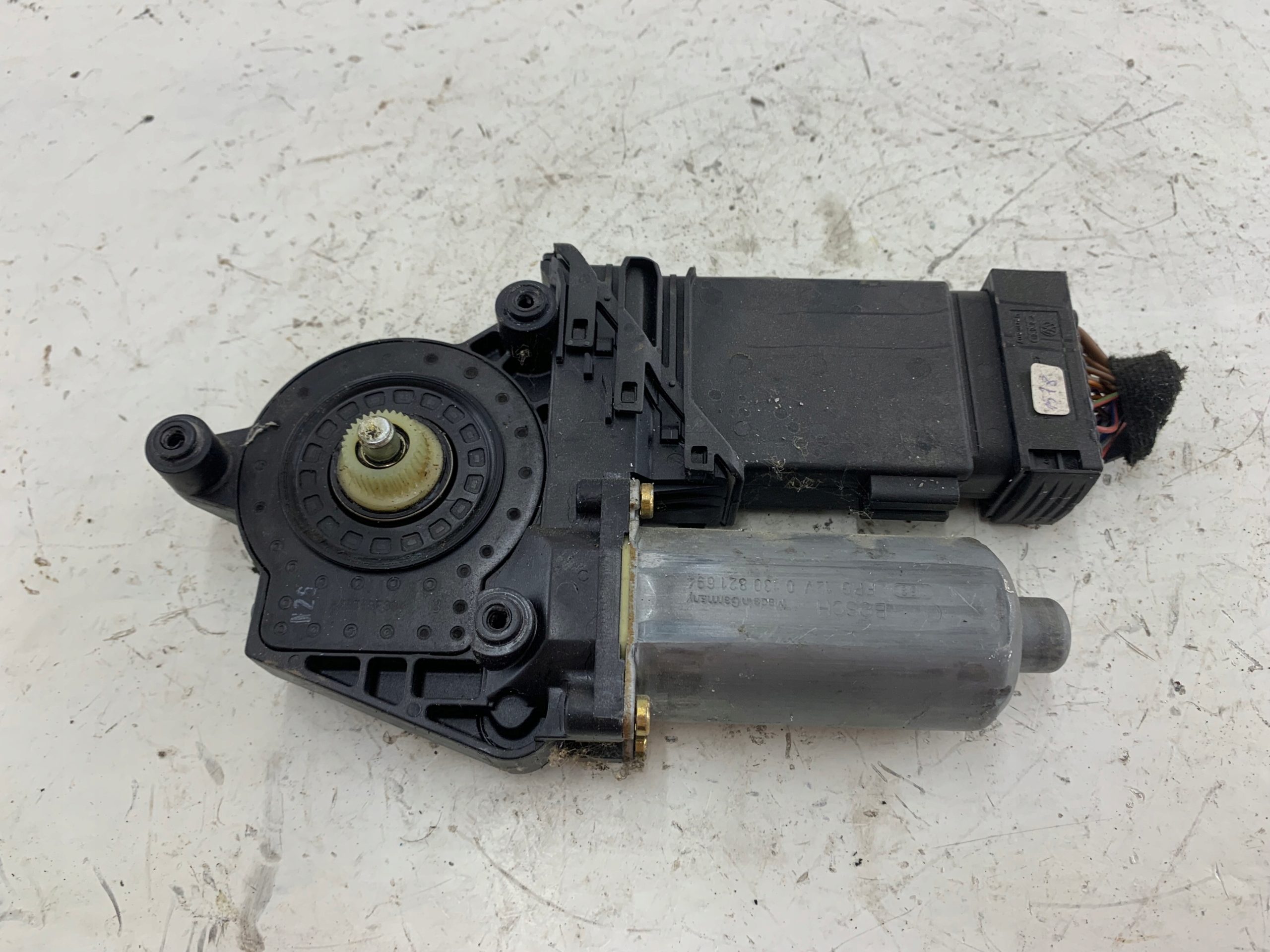 VW PASSAT B5 LIFT mini motor windows right front 0130821694