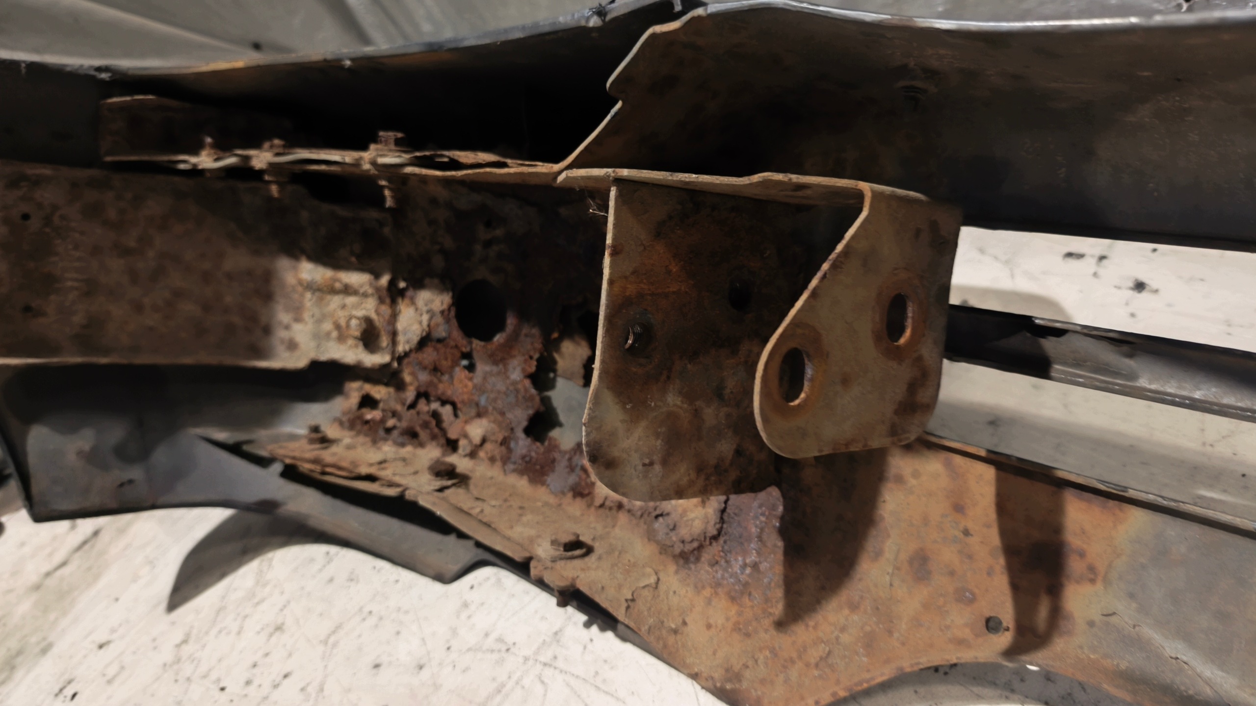 front bumper HYUNDAI GALLOPER 2001r