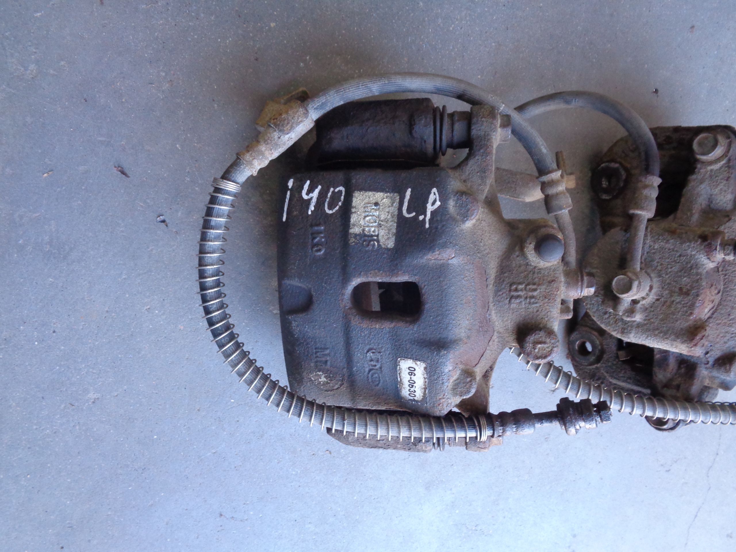 caliper front left HYUNDAI I40 1.7 D CRDi