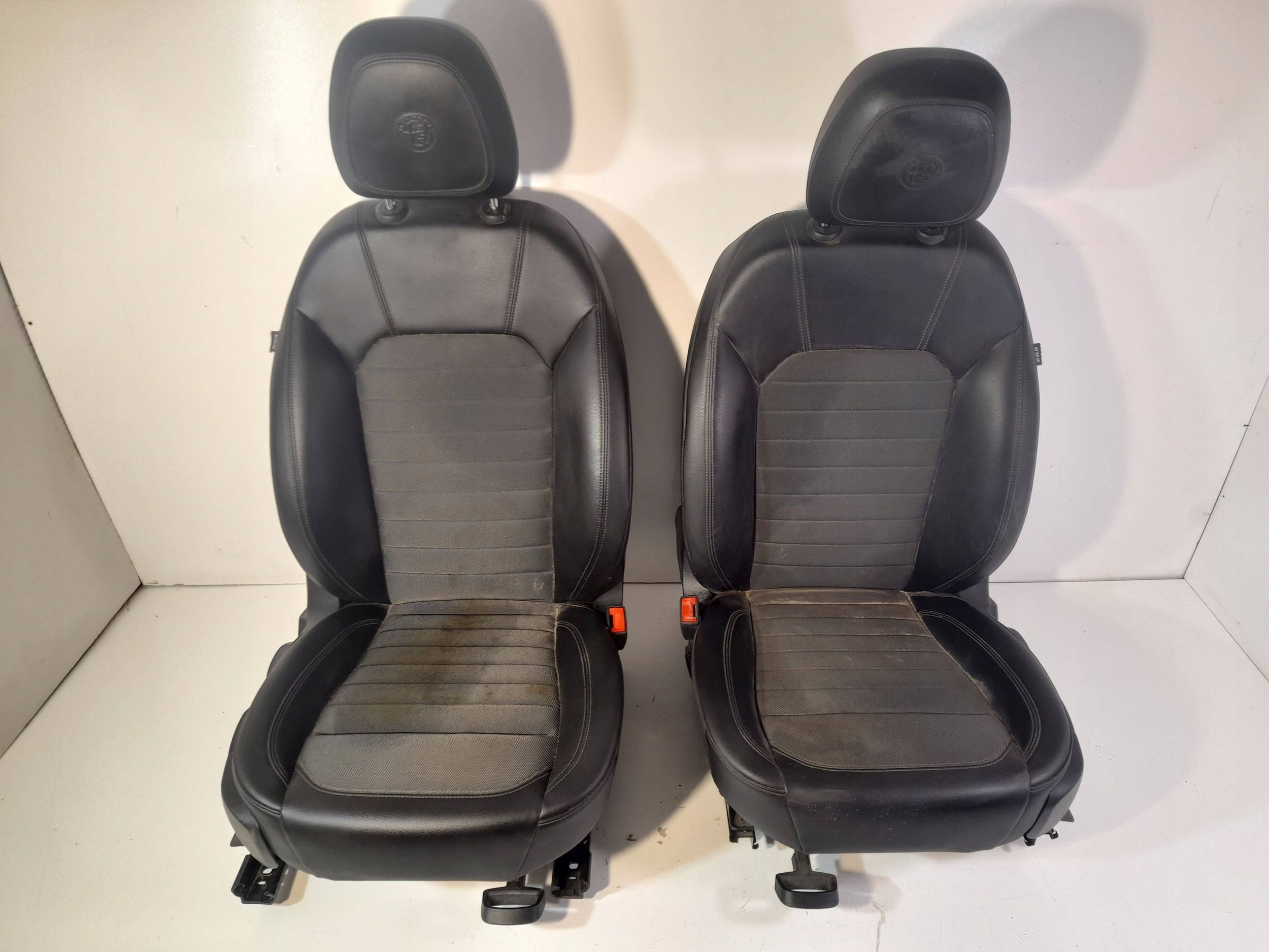 Alfa Romeo Giulia Komplet Sitze (AG39)