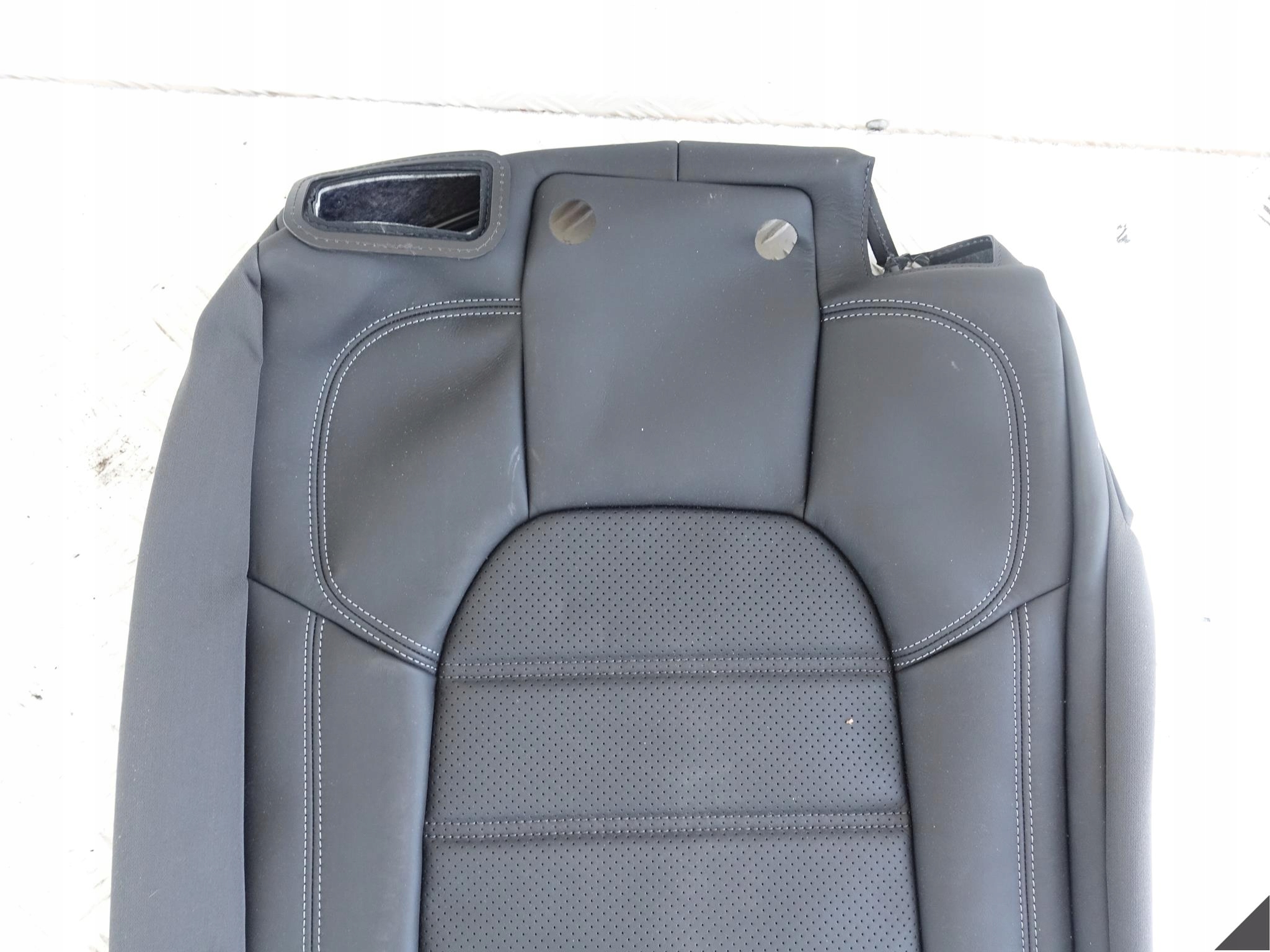 PORSCHE MACAN bőr OPARCIE kárpit far cierna